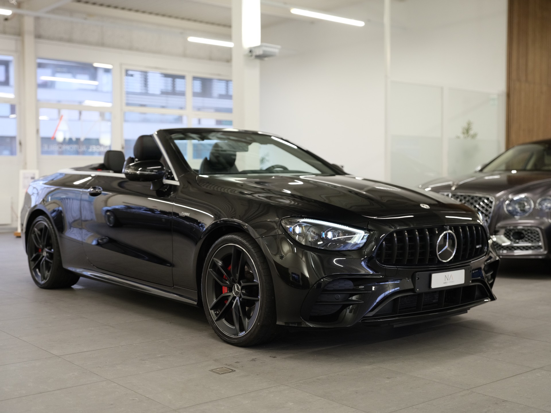 MERCEDES-BENZ AMG E 53 4Matic+ Speedshift 9G-TCT *Park-Paket* *360° Kamera* *Panorama Schiebedach*-showroom-element-2