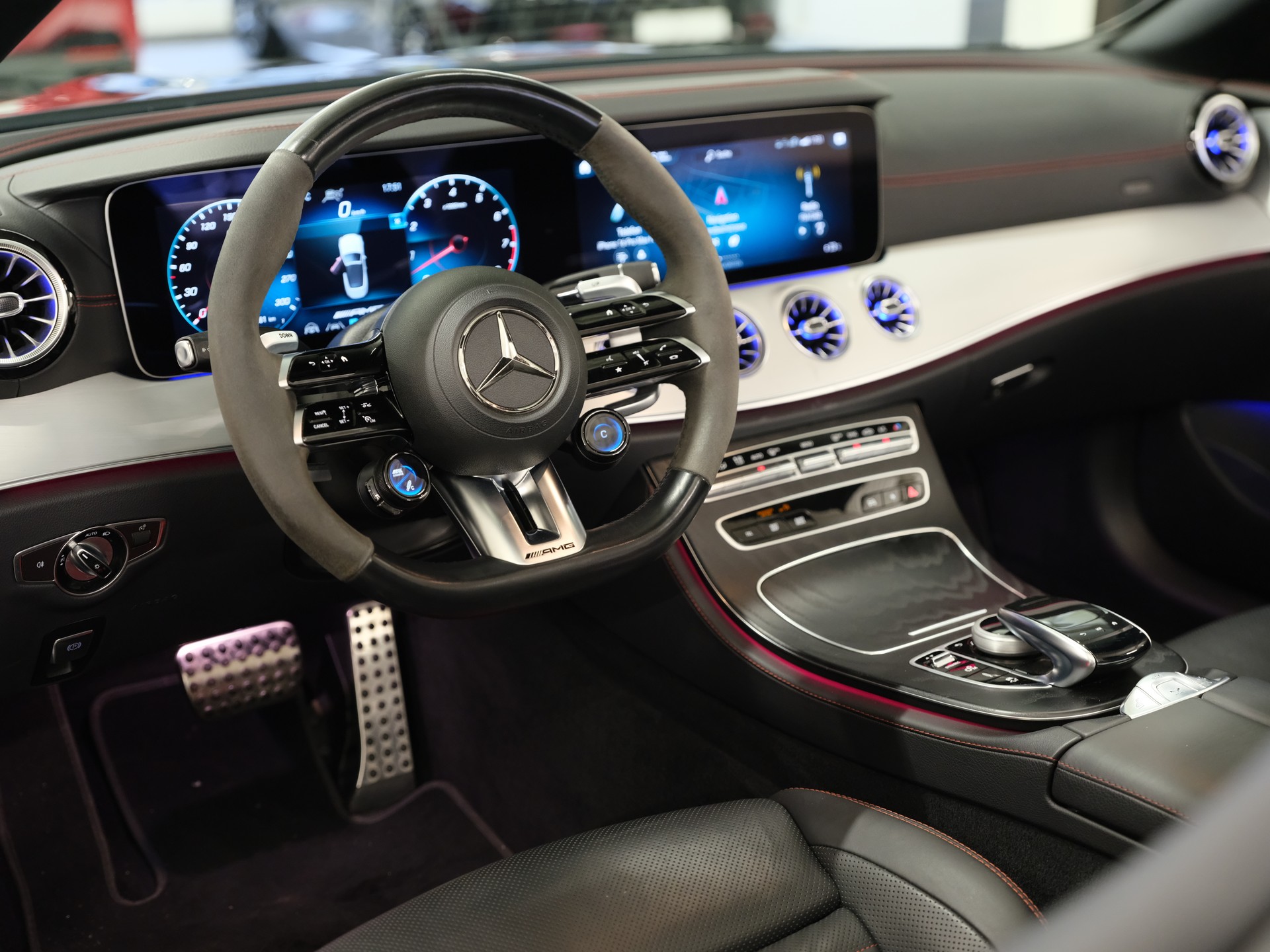 MERCEDES-BENZ AMG E 53 4Matic+ Speedshift 9G-TCT *Park-Paket* *360° Kamera* *Panorama Schiebedach*-image-18