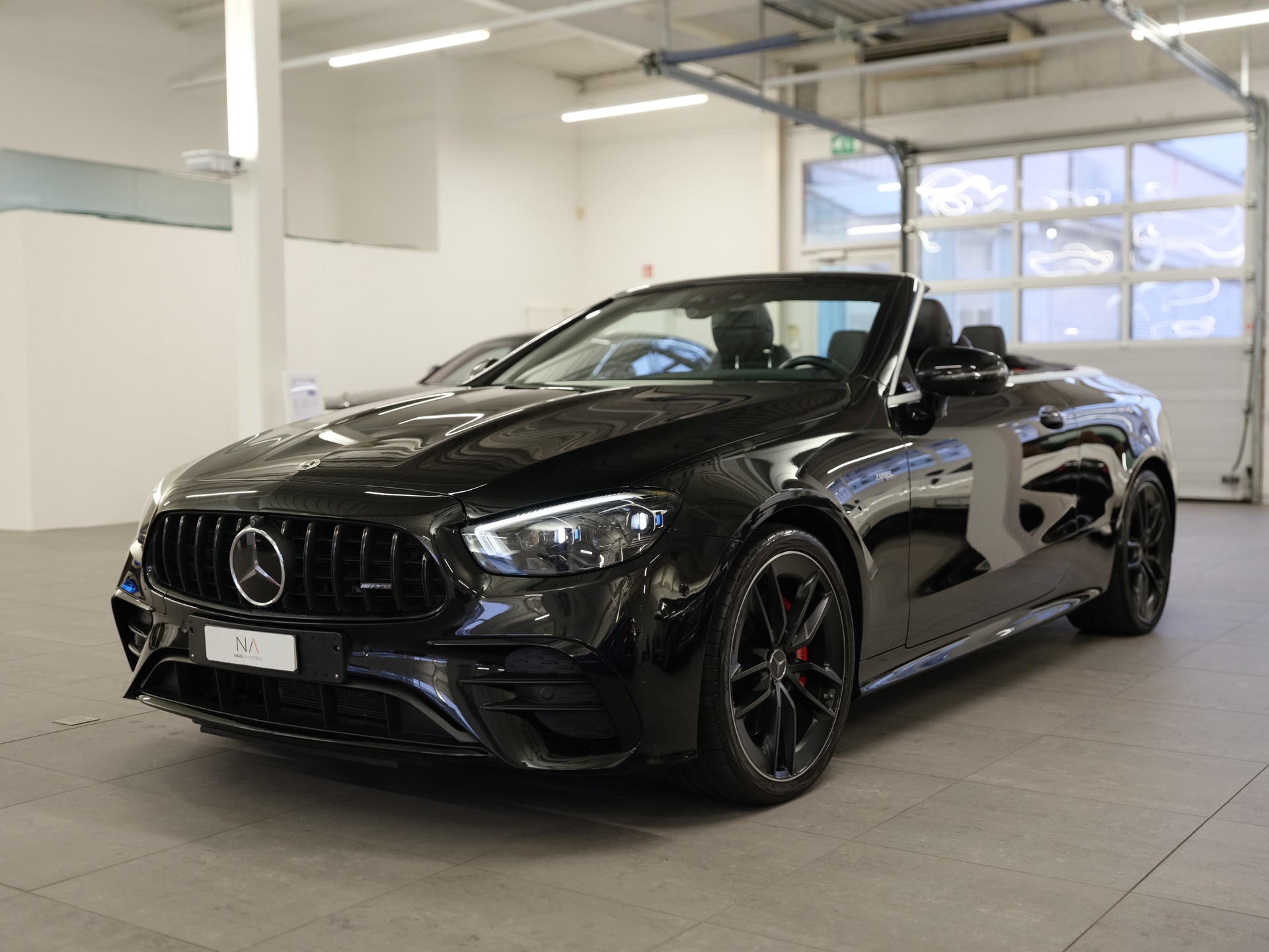 MERCEDES-BENZ AMG E 53 4Matic+ Speedshift 9G-TCT *Park-Paket* *360° Kamera* *Panorama Schiebedach*-showroom-element-3