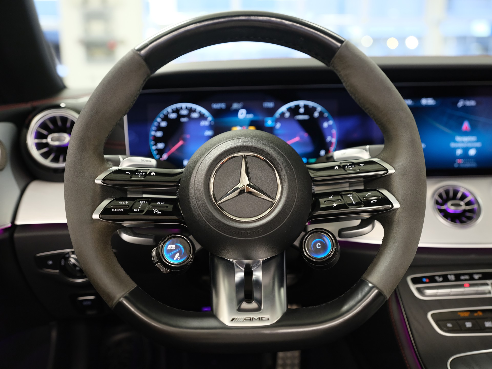 MERCEDES-BENZ AMG E 53 4Matic+ Speedshift 9G-TCT *Park-Paket* *360° Kamera* *Panorama Schiebedach*-image-19