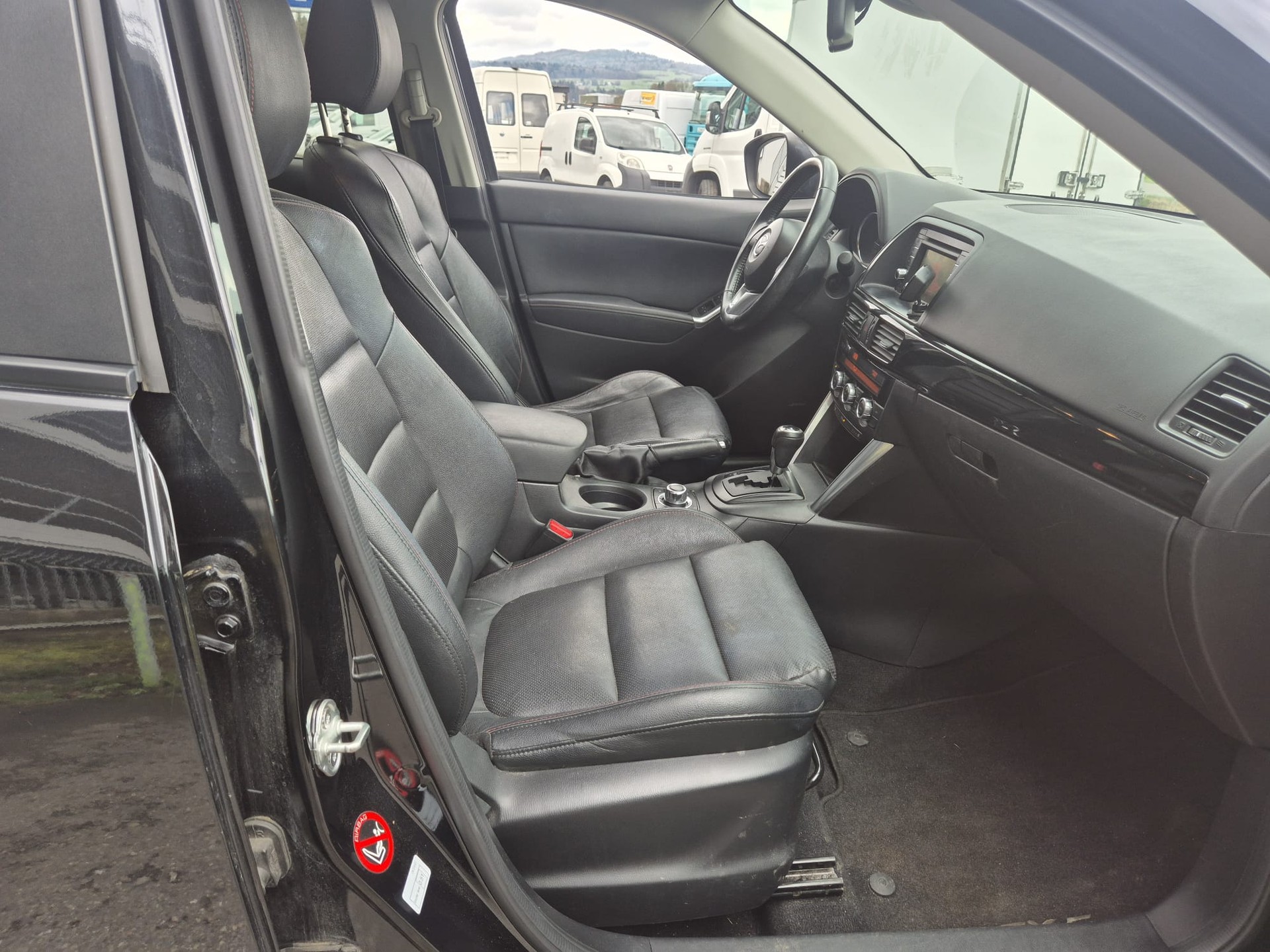 MAZDA CX-5 2.2 D HP Revolution AWD Automatic-image-3