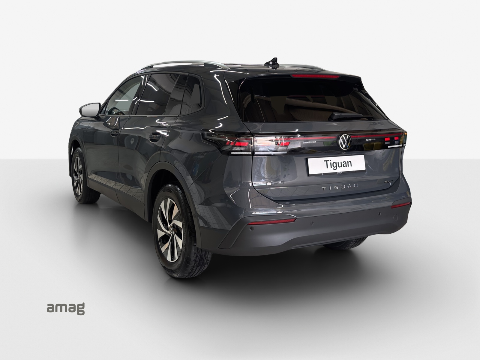 VW Tiguan 2.0 TSI DSG United 4Motion-showroom-element-2
