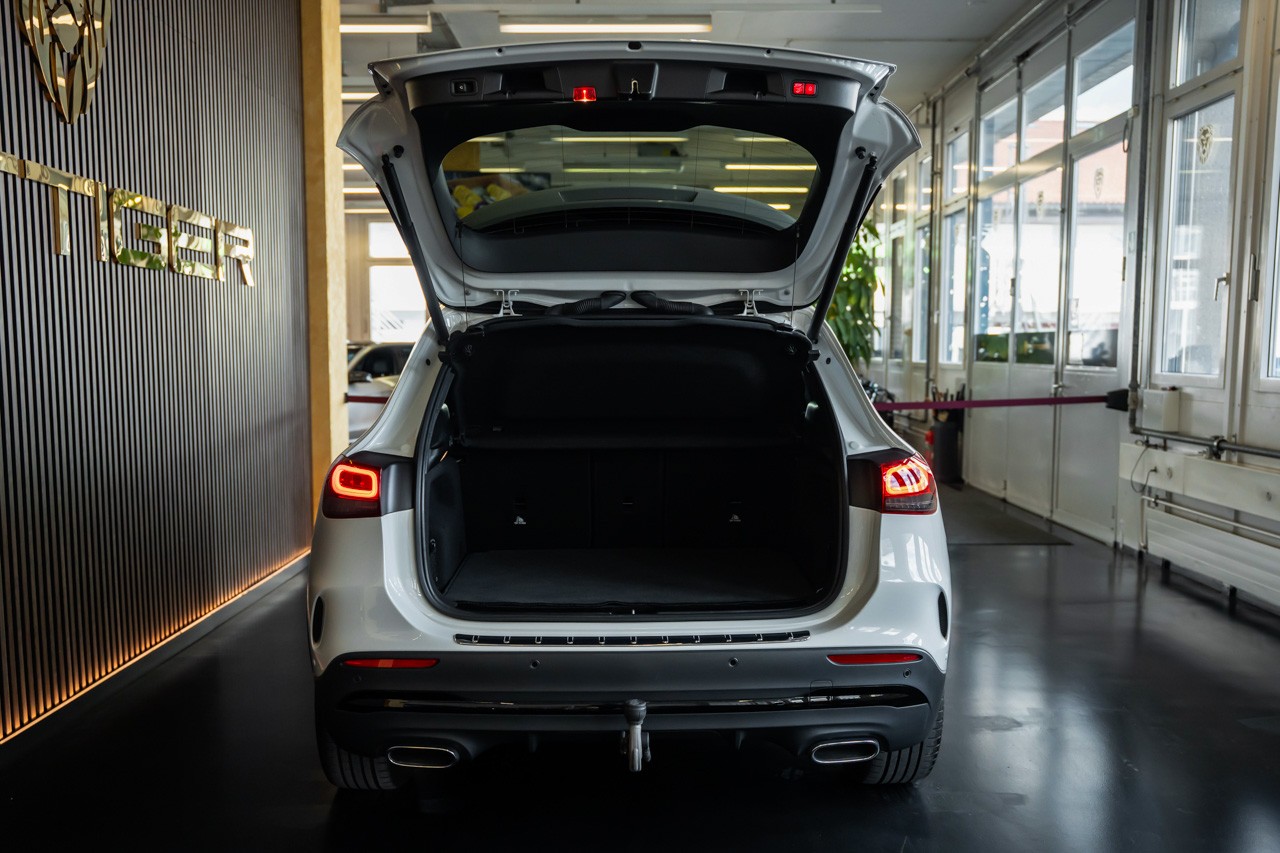 MERCEDES-BENZ GLA 250 4Matic AMG Line 8G-DCT-image-5