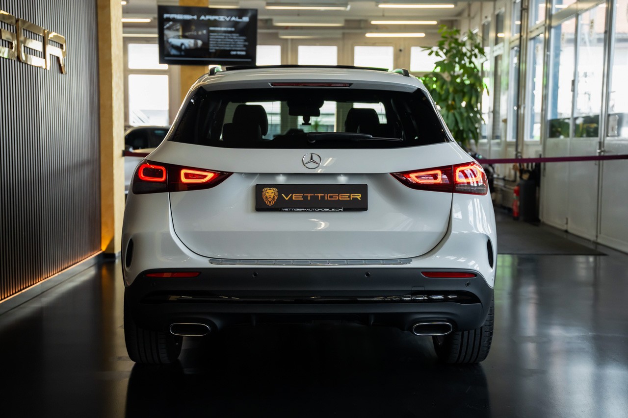 MERCEDES-BENZ GLA 250 4Matic AMG Line 8G-DCT-image-4