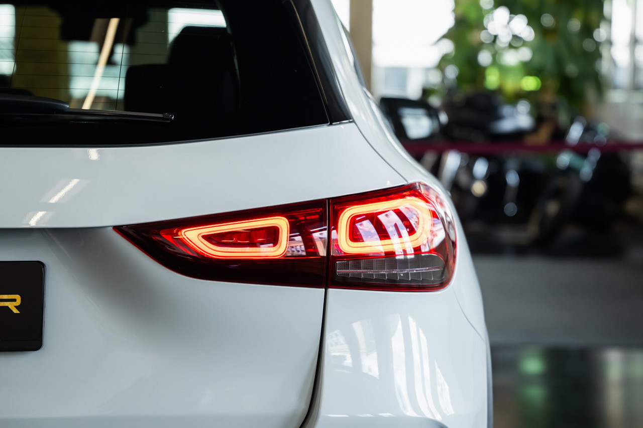 MERCEDES-BENZ GLA 250 4Matic AMG Line 8G-DCT-image-8
