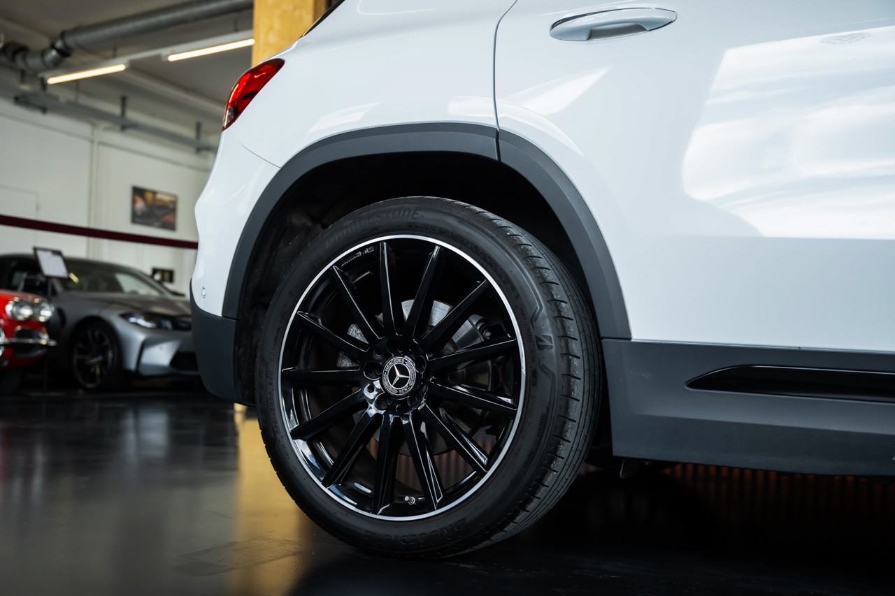 MERCEDES-BENZ GLA 250 4Matic AMG Line 8G-DCT-image-10