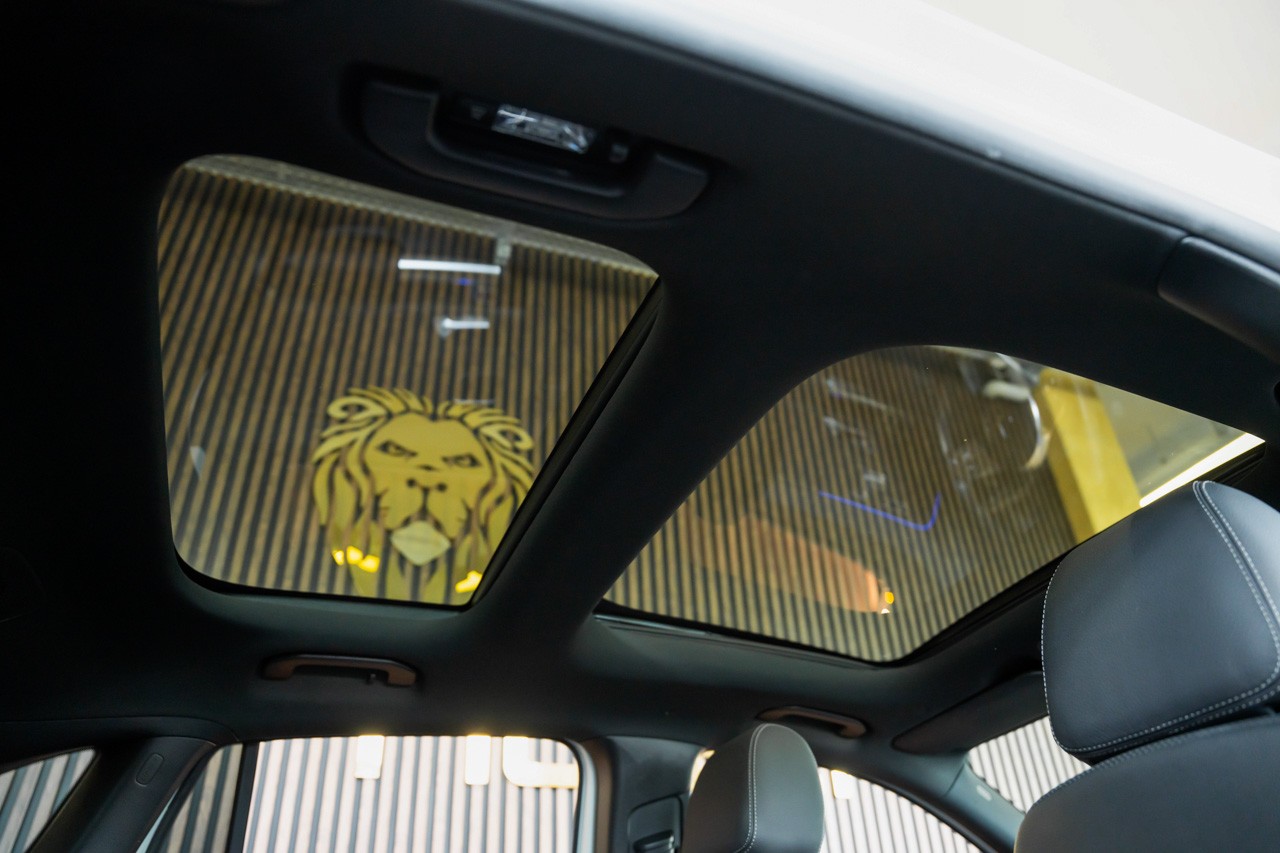 MERCEDES-BENZ GLA 250 4Matic AMG Line 8G-DCT-image-17