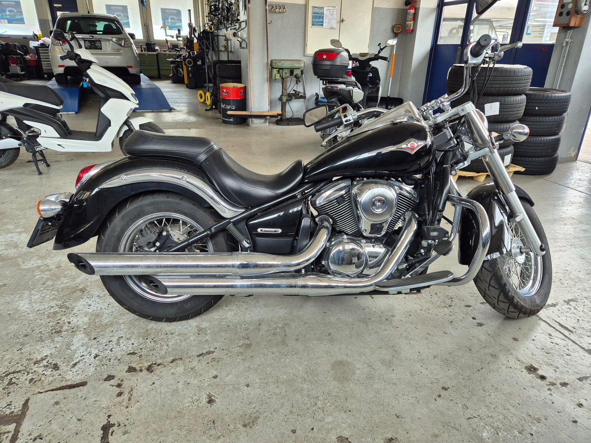 KAWASAKI VN 900 Classic-image-2