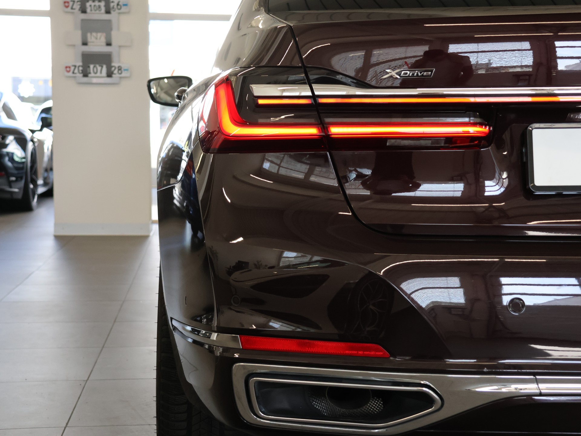 BMW 745Le xDrive Steptronic *MASSAGESITZE* *BOWERS & WILKINS DIAMONDS* *SKY LOUNGE*-image-11