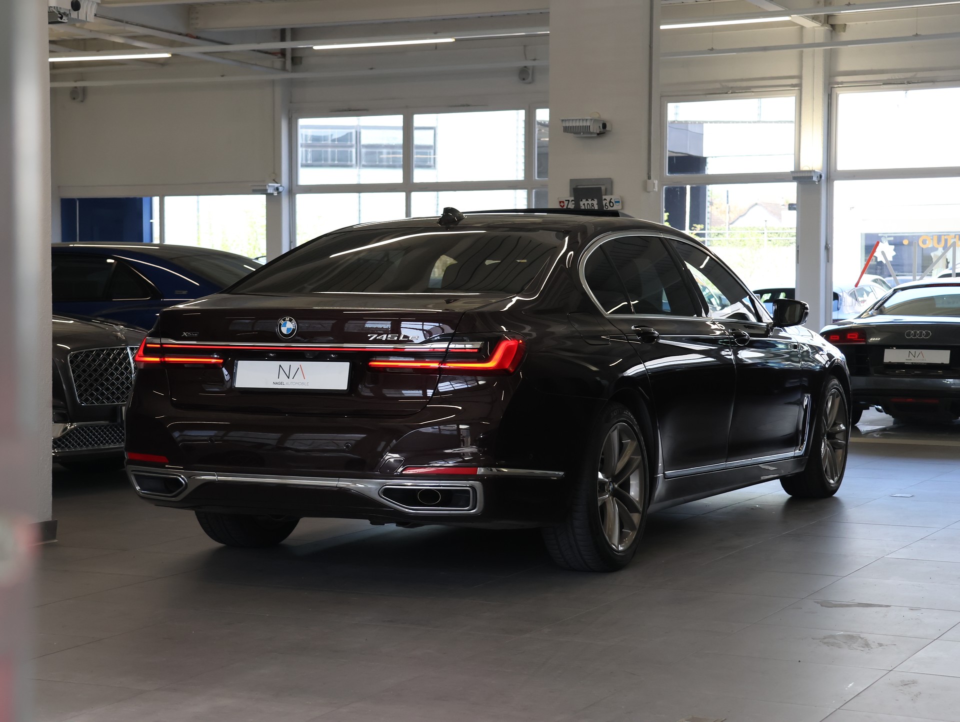 BMW 745Le xDrive Steptronic *MASSAGESITZE* *BOWERS & WILKINS DIAMONDS* *SKY LOUNGE*-image-13