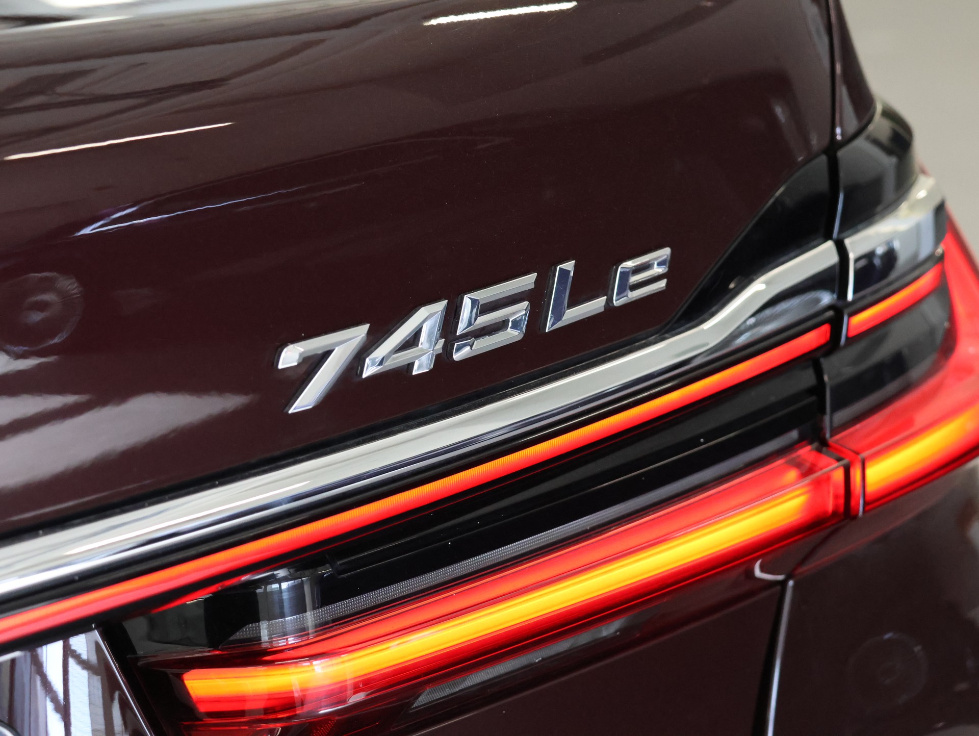 BMW 745Le xDrive Steptronic *MASSAGESITZE* *BOWERS & WILKINS DIAMONDS* *SKY LOUNGE*-image-14
