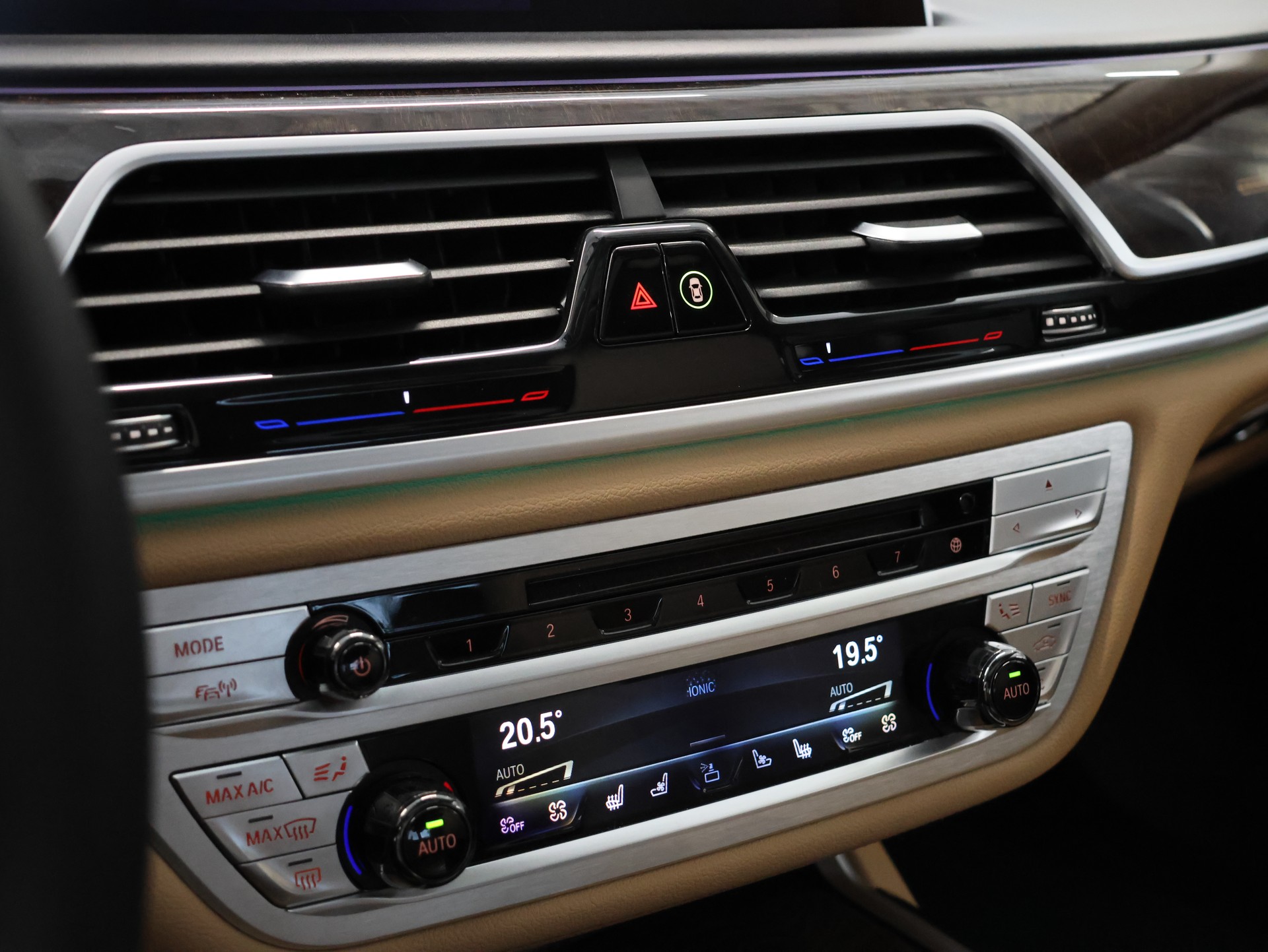 BMW 745Le xDrive Steptronic *MASSAGESITZE* *BOWERS & WILKINS DIAMONDS* *SKY LOUNGE*-image-25