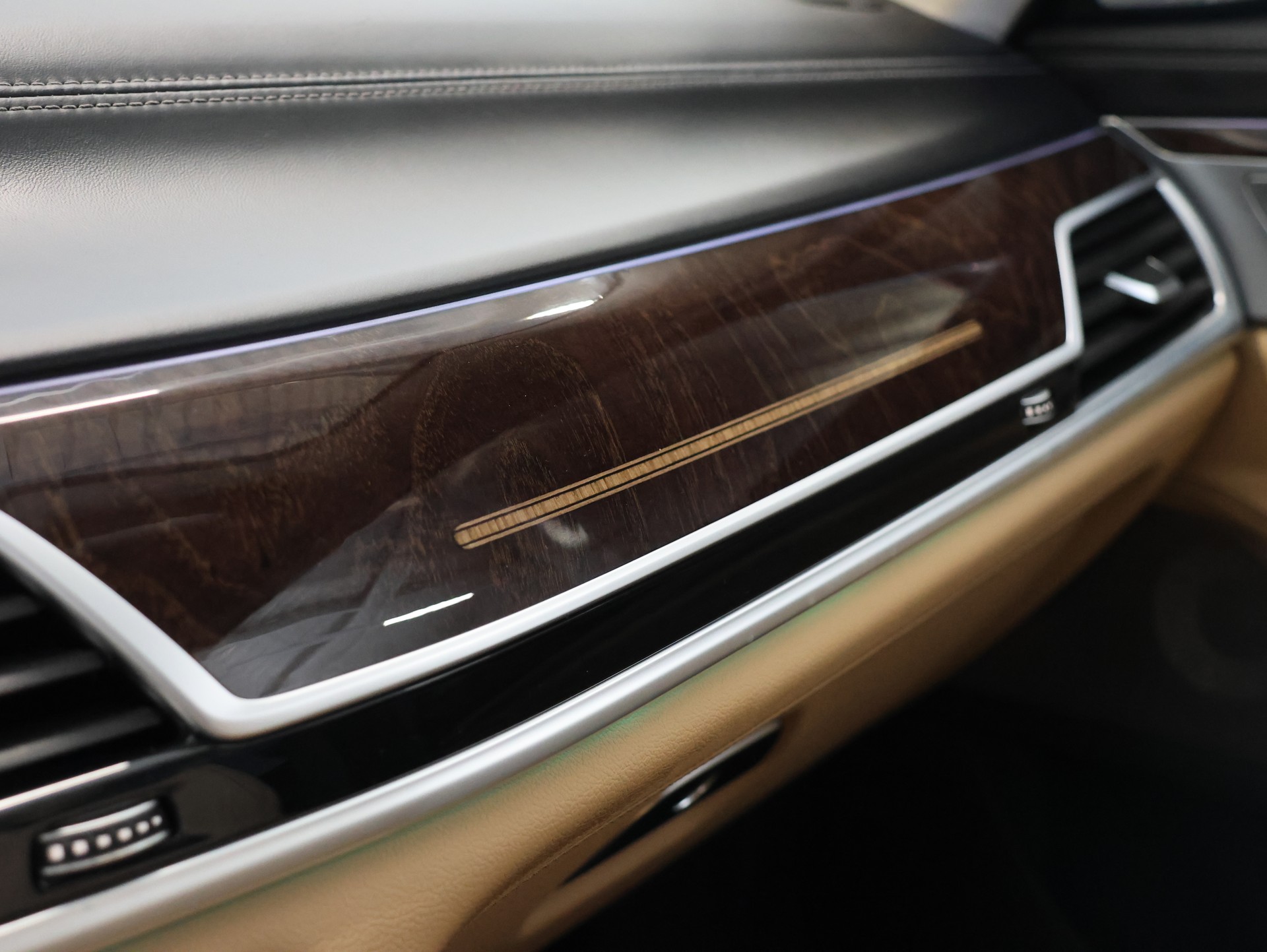 BMW 745Le xDrive Steptronic *MASSAGESITZE* *BOWERS & WILKINS DIAMONDS* *SKY LOUNGE*-image-27
