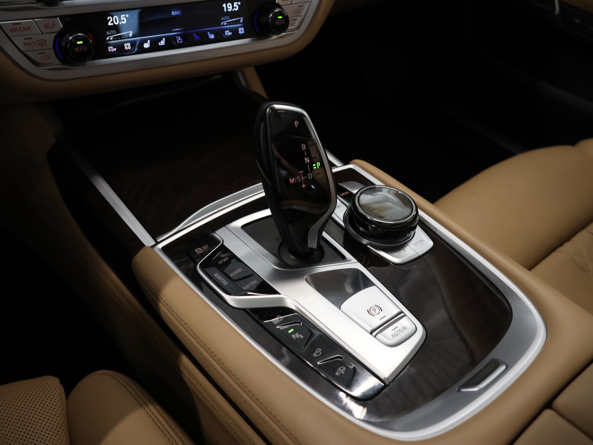BMW 745Le xDrive Steptronic *MASSAGESITZE* *BOWERS & WILKINS DIAMONDS* *SKY LOUNGE*-image-26