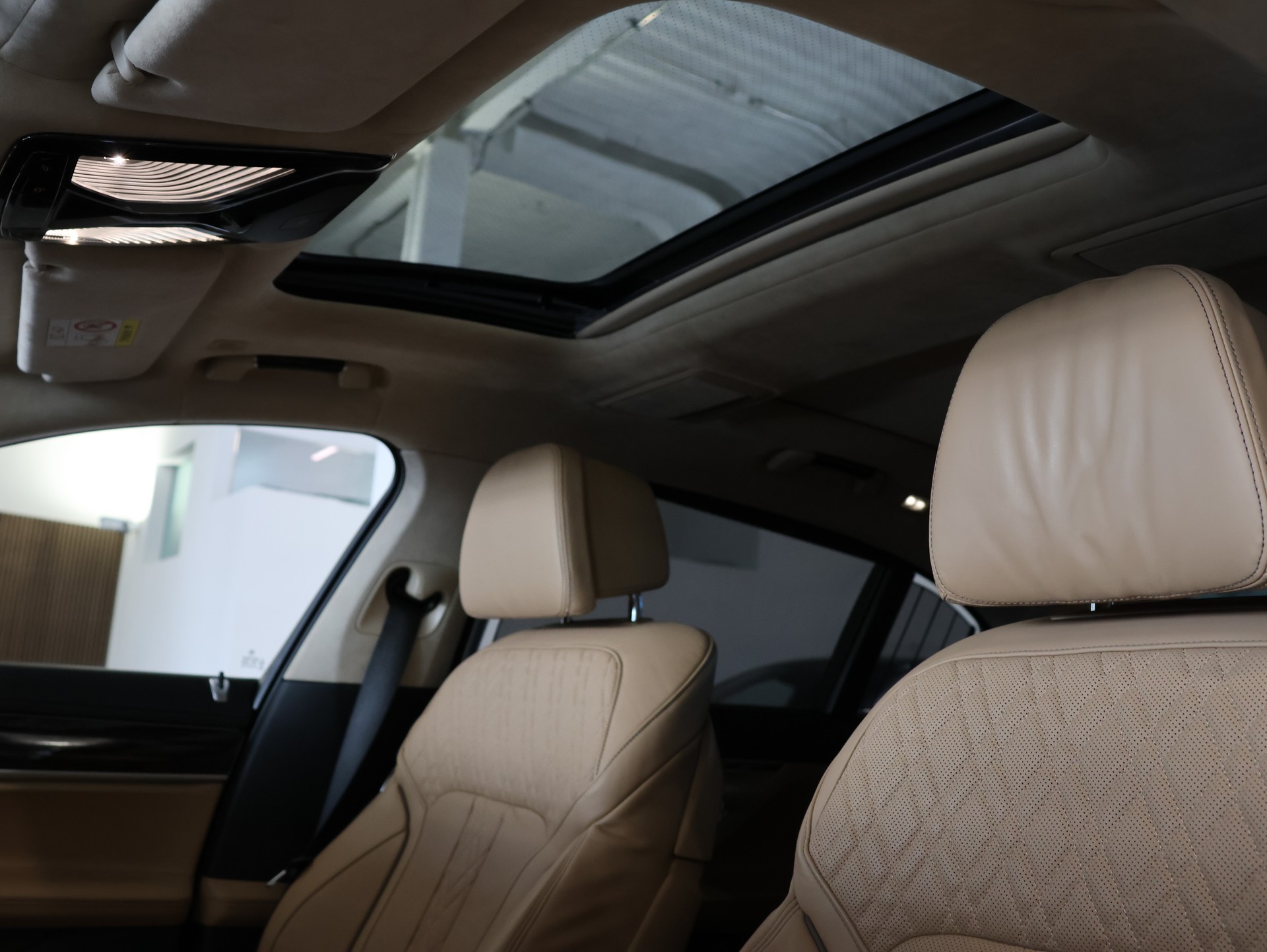 BMW 745Le xDrive Steptronic *MASSAGESITZE* *BOWERS & WILKINS DIAMONDS* *SKY LOUNGE*-image-17
