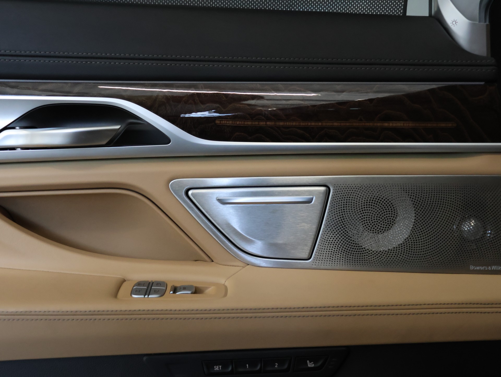 BMW 745Le xDrive Steptronic *MASSAGESITZE* *BOWERS & WILKINS DIAMONDS* *SKY LOUNGE*-image-35