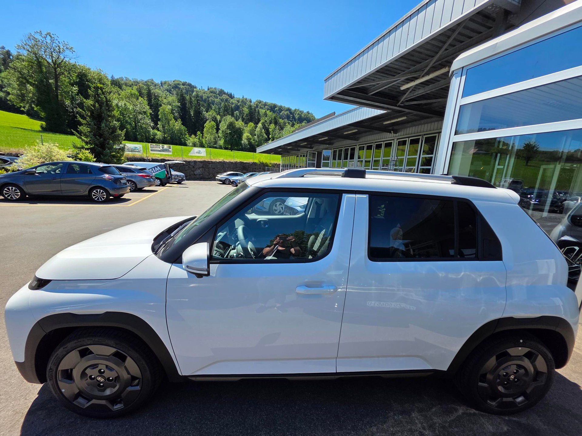 HYUNDAI Inster 49kWh Vertex Cross-showroom-element-3