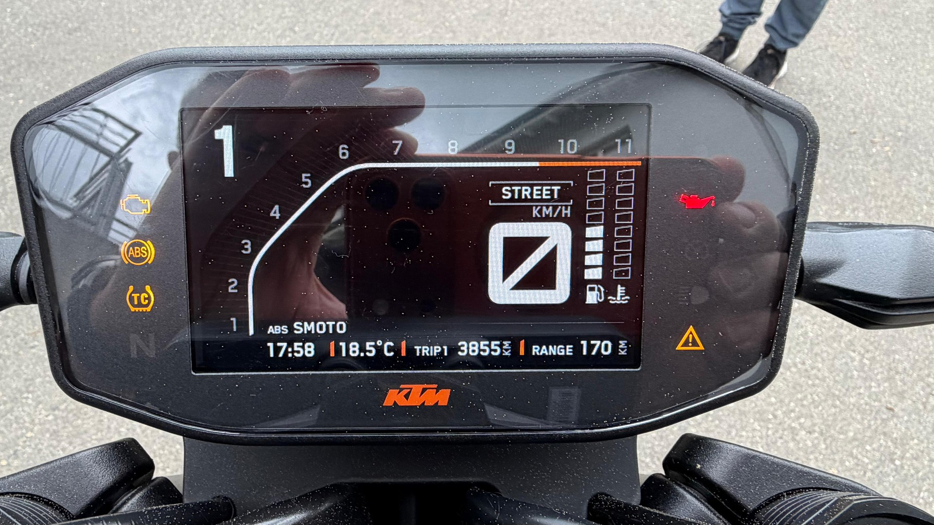 KTM 890 Duke-image-4