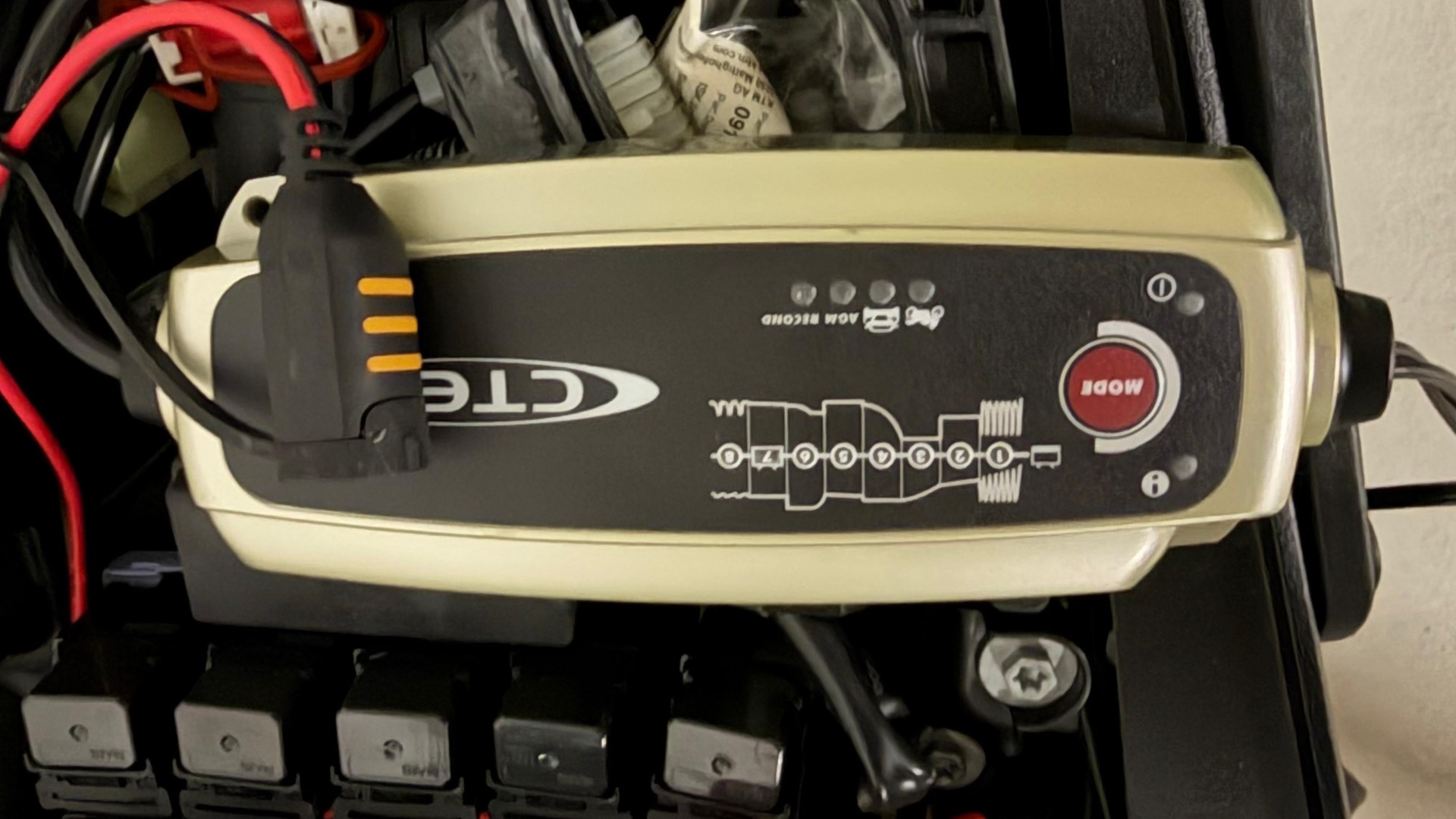 KTM 890 Duke-image-10