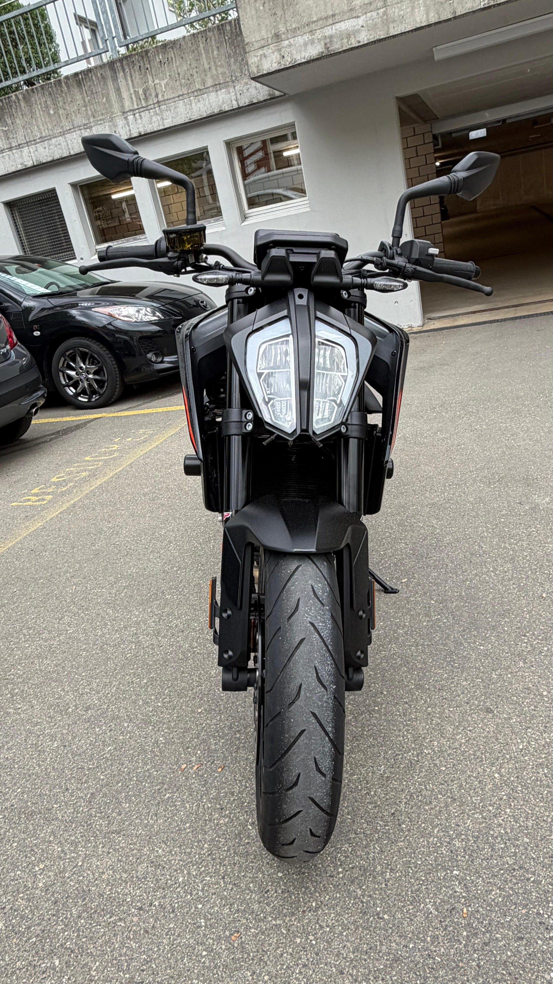 KTM 890 Duke-image-2