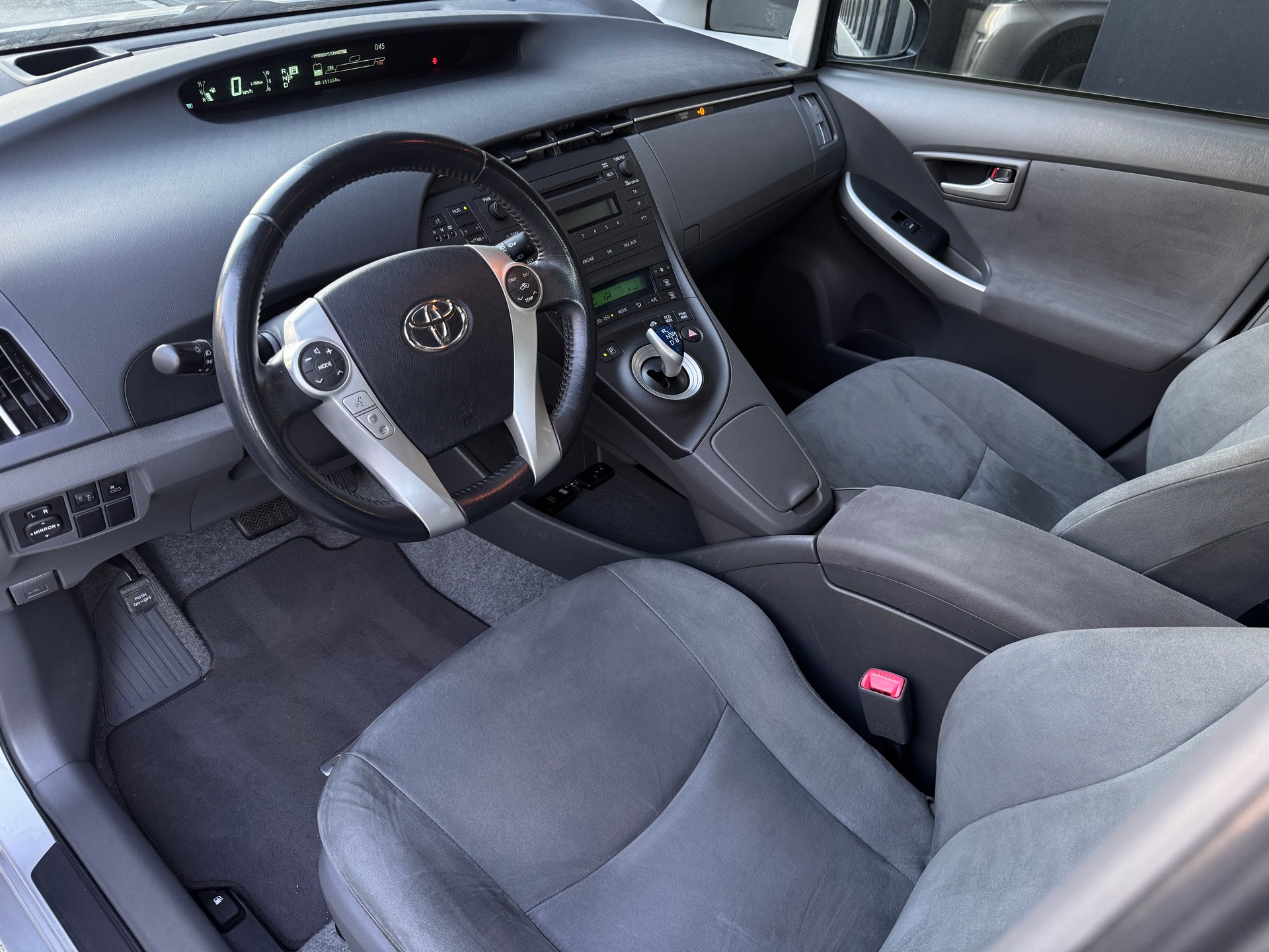 TOYOTA Prius 1.8 16V HSD Sol-image-12