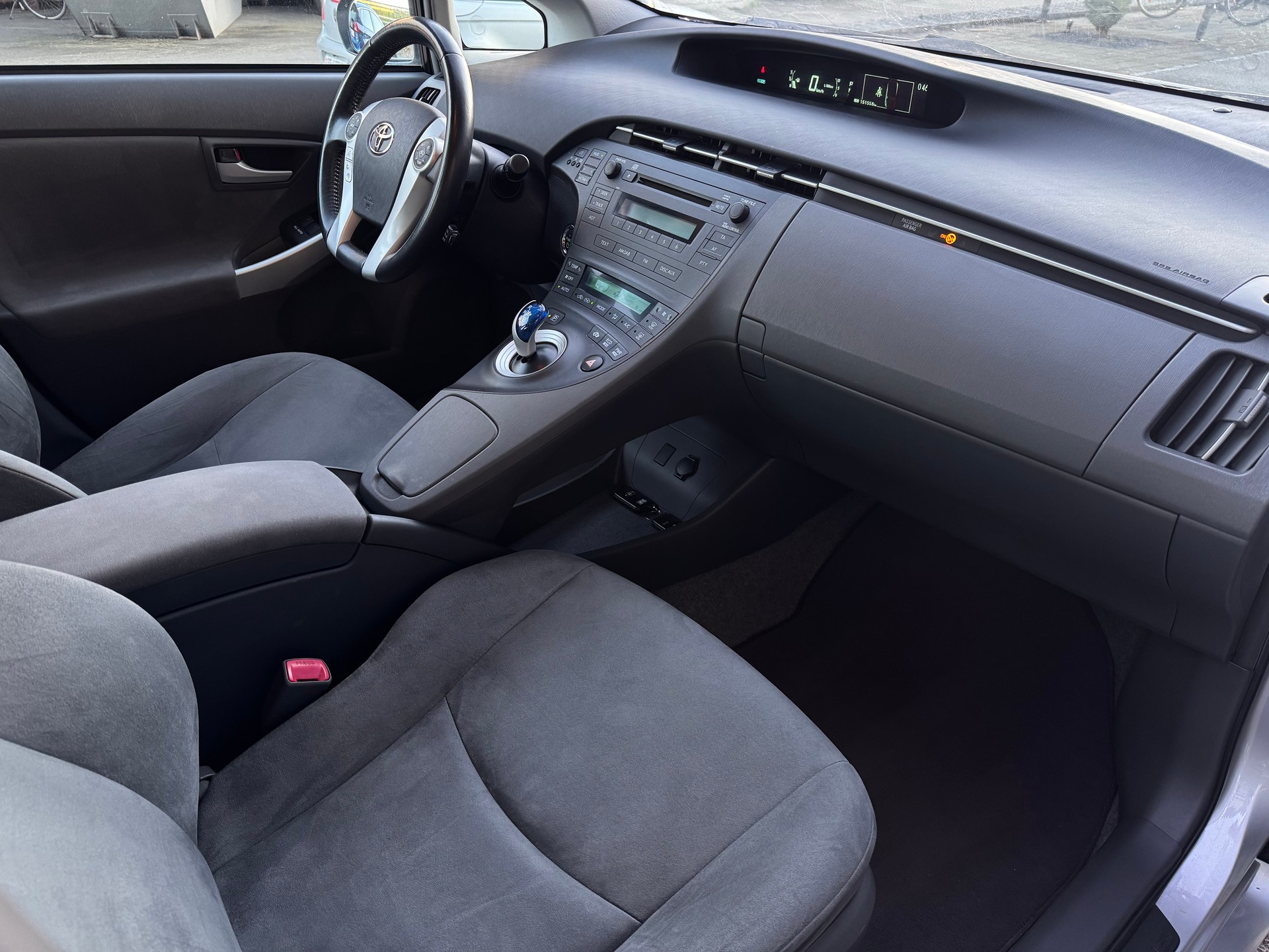 TOYOTA Prius 1.8 16V HSD Sol-image-14