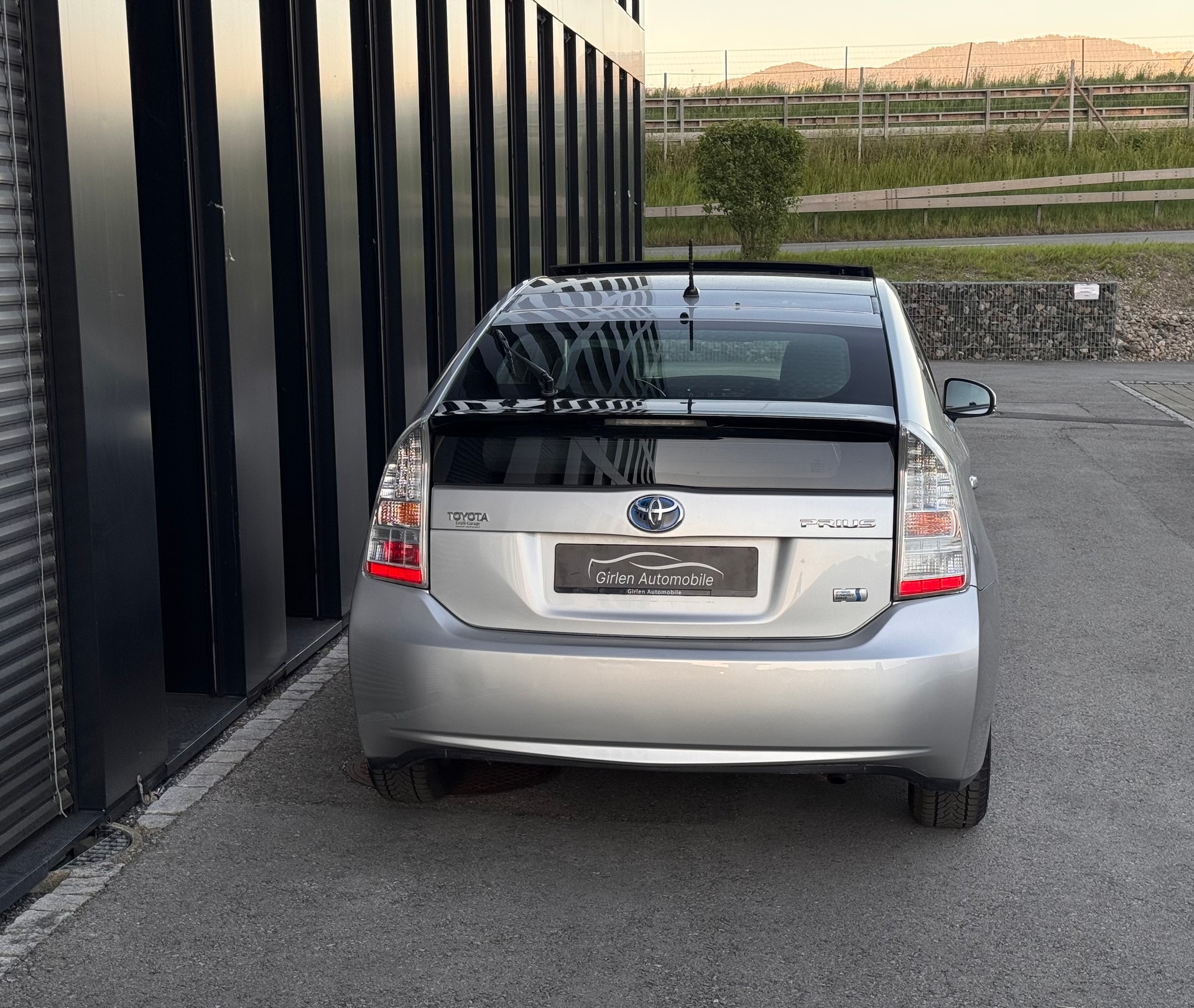 TOYOTA Prius 1.8 16V HSD Sol-image-11