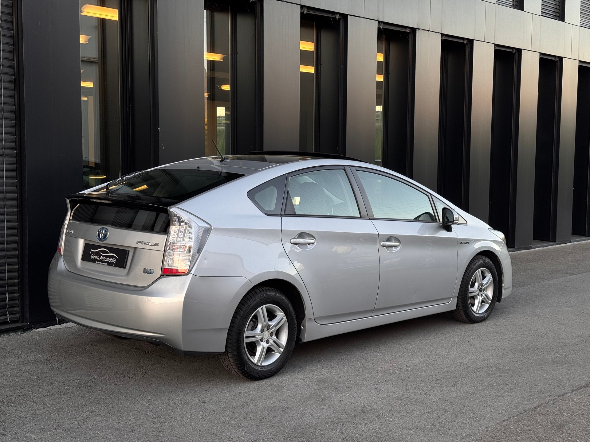 TOYOTA Prius 1.8 16V HSD Sol-image-10