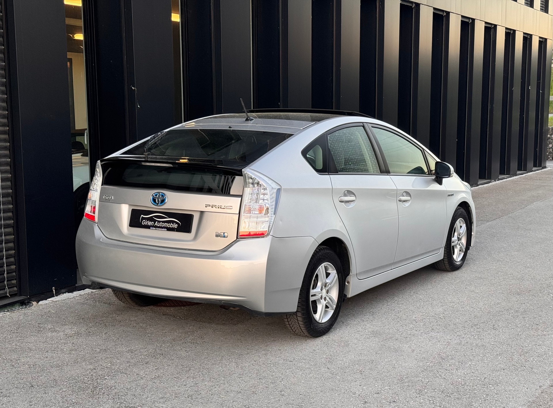 TOYOTA Prius 1.8 16V HSD Sol-image-9