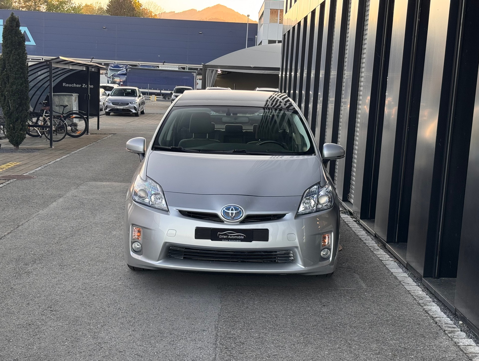 TOYOTA Prius 1.8 16V HSD Sol-image-6