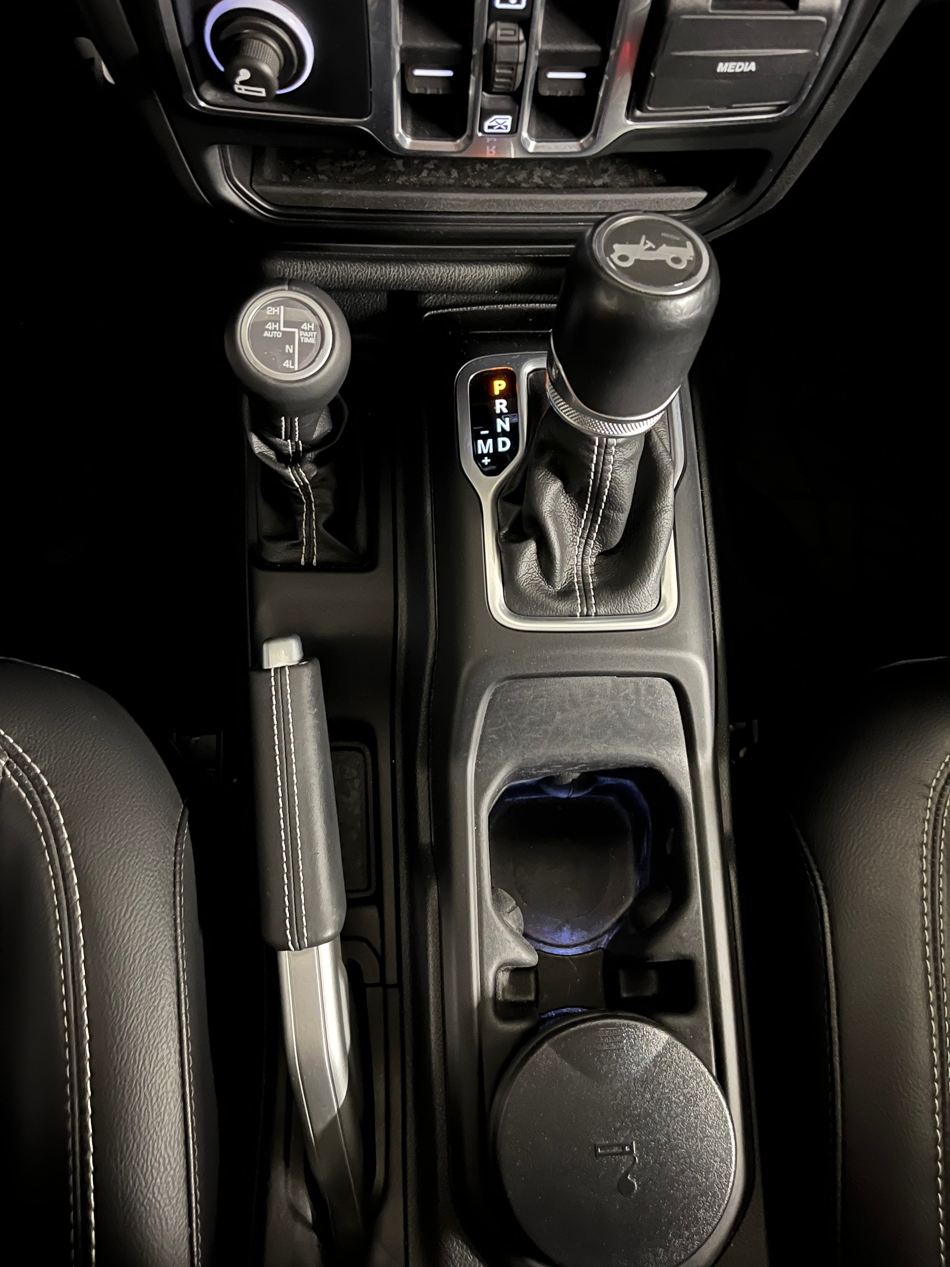 JEEP Wrangler 2.2MJ Unlimited Sahara Automatic-image-18