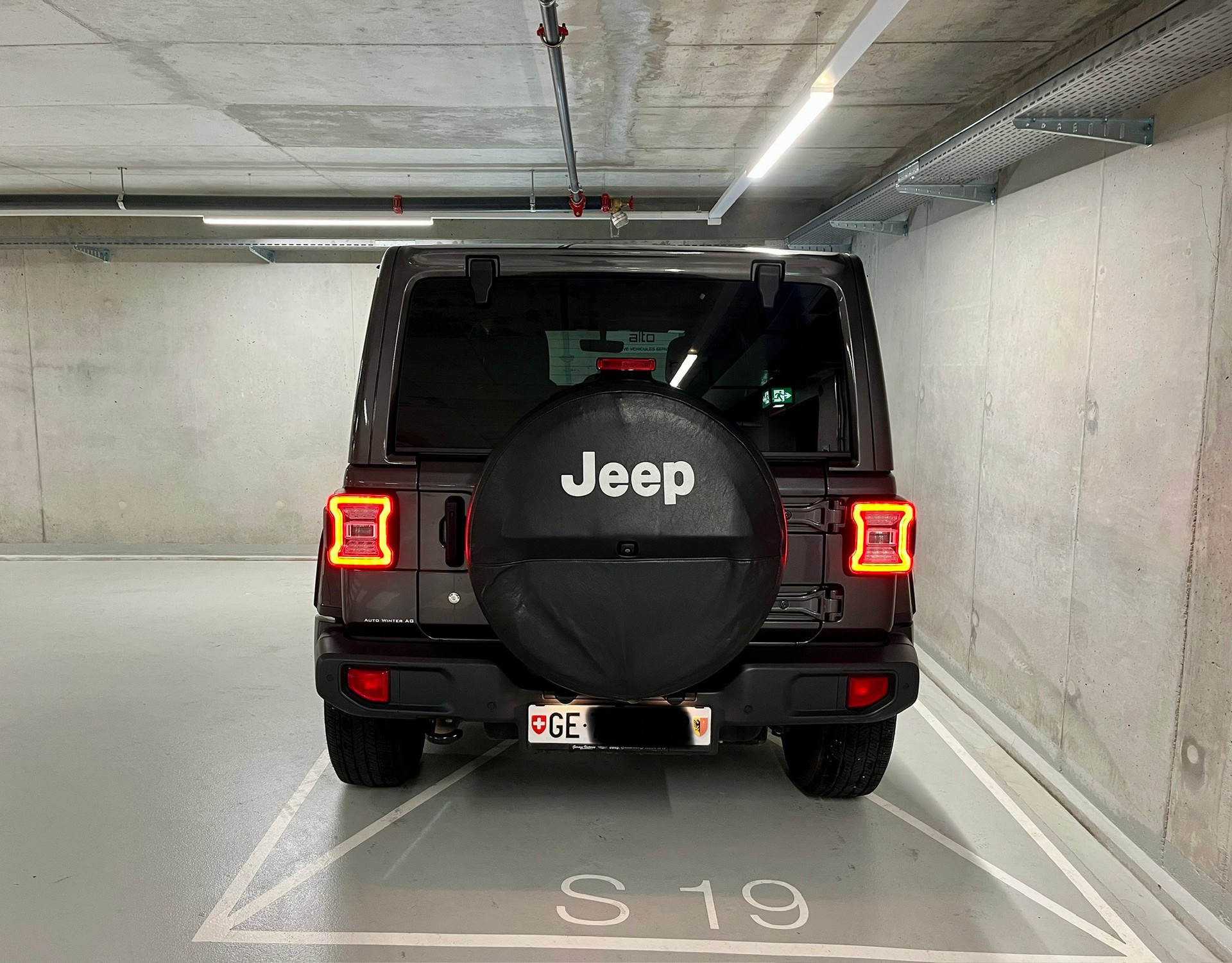 JEEP Wrangler 2.2MJ Unlimited Sahara Automatic-showroom-element-3