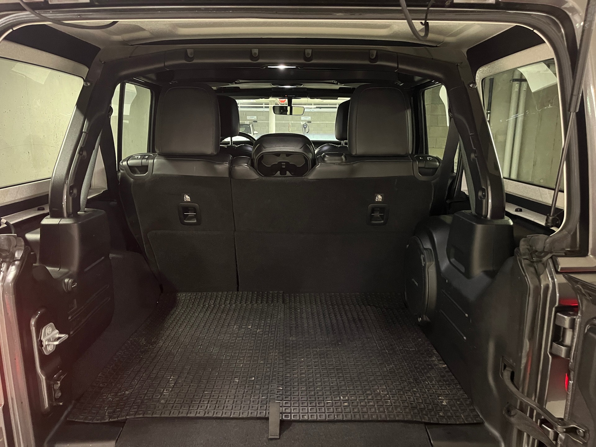 JEEP Wrangler 2.2MJ Unlimited Sahara Automatic-image-22