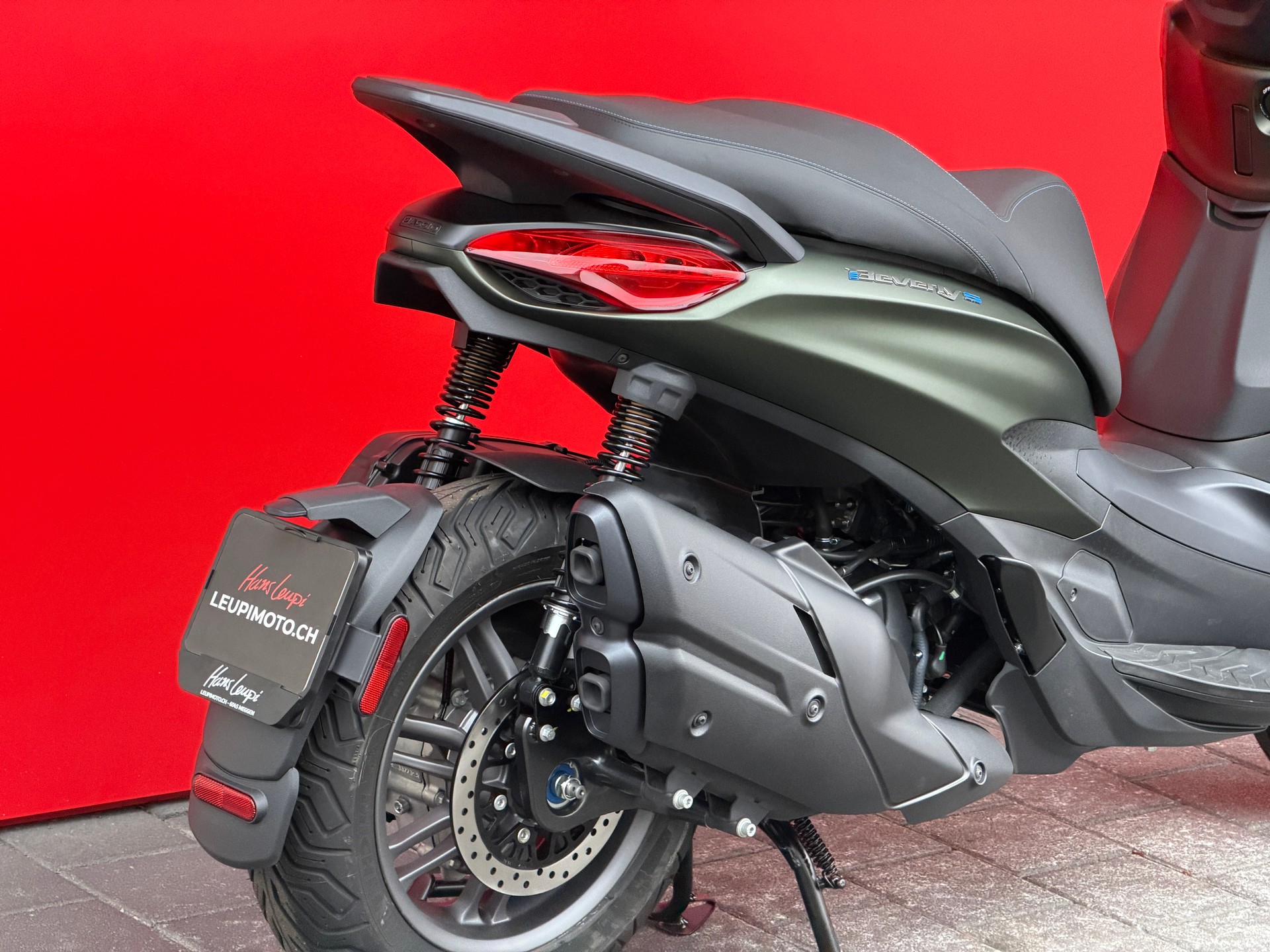 PIAGGIO Beverly 400 Sport E5+-image-9