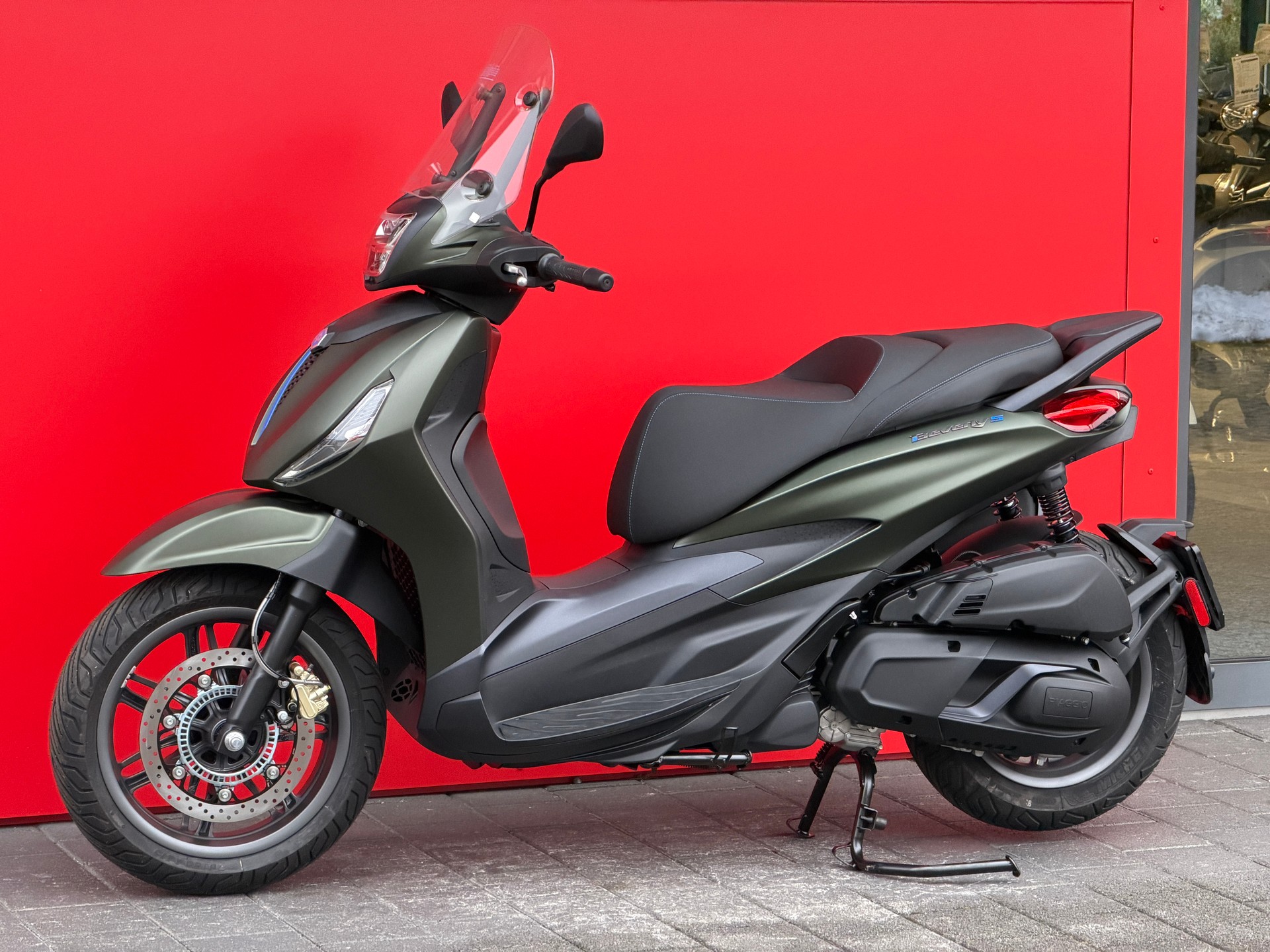 PIAGGIO Beverly 400 Sport E5+-image-5