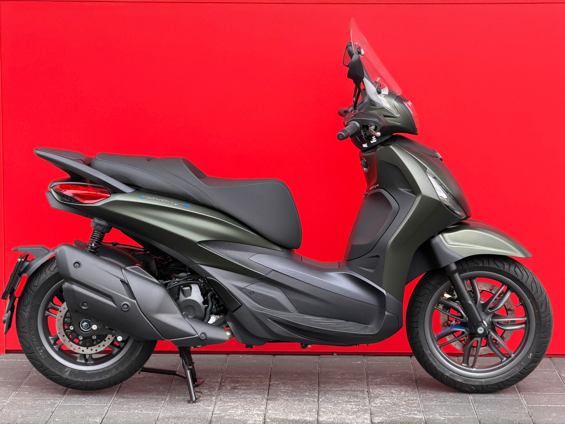 PIAGGIO Beverly 400 Sport E5+-image-2