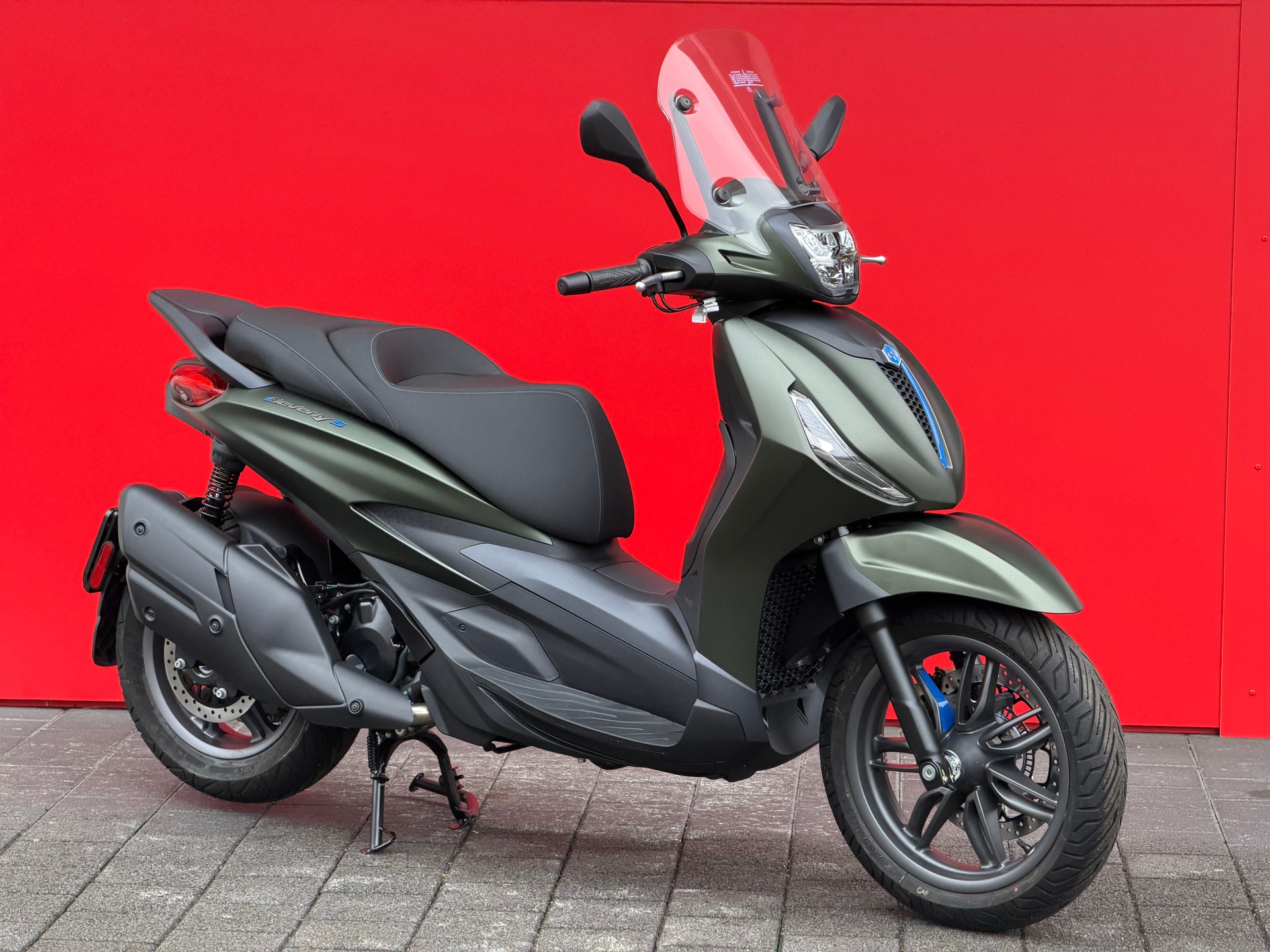 PIAGGIO Beverly 400 Sport E5+-image-0