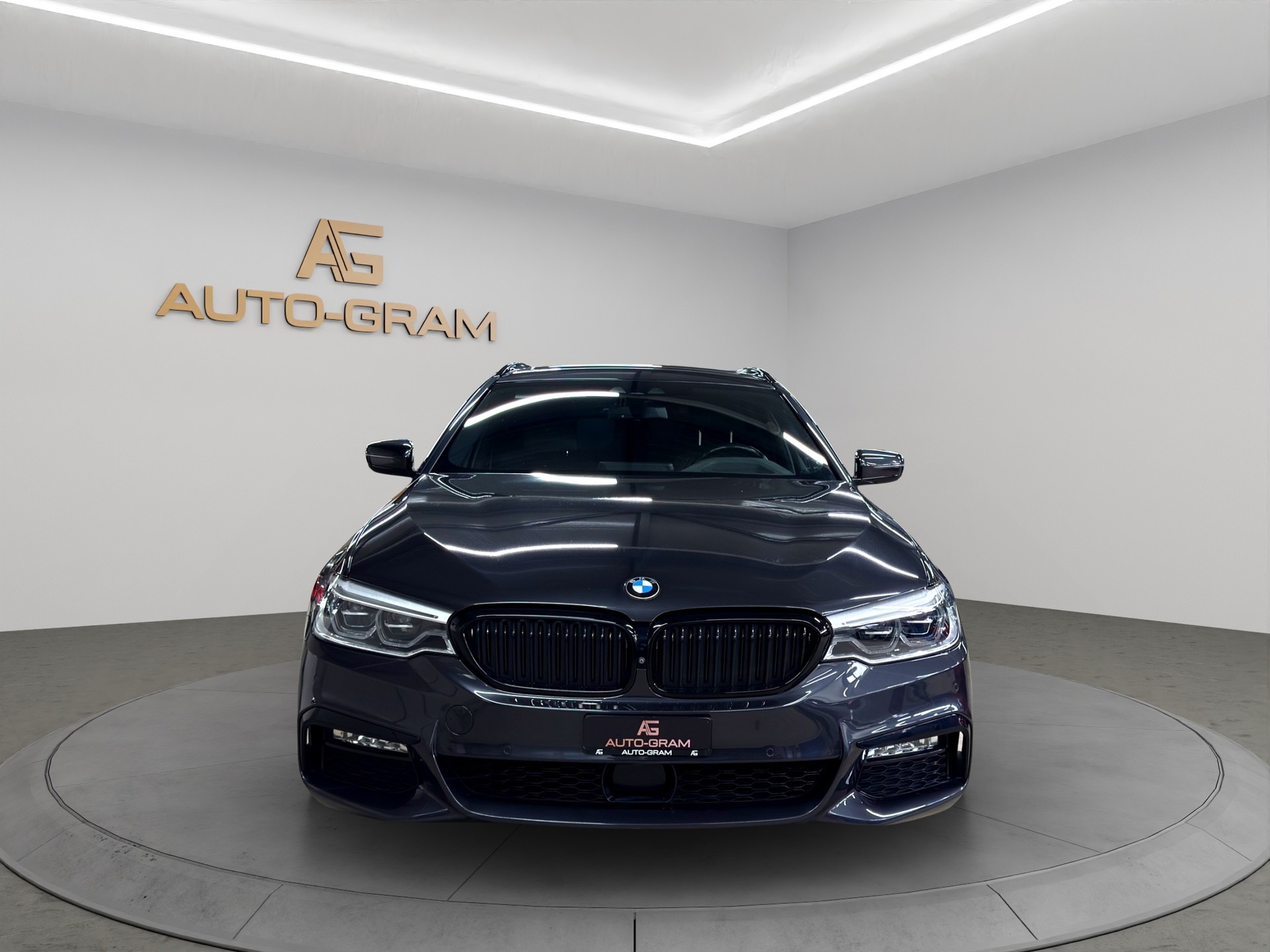 BMW 540i xDrive Touring M-Sportpaket Steptronic-image-7
