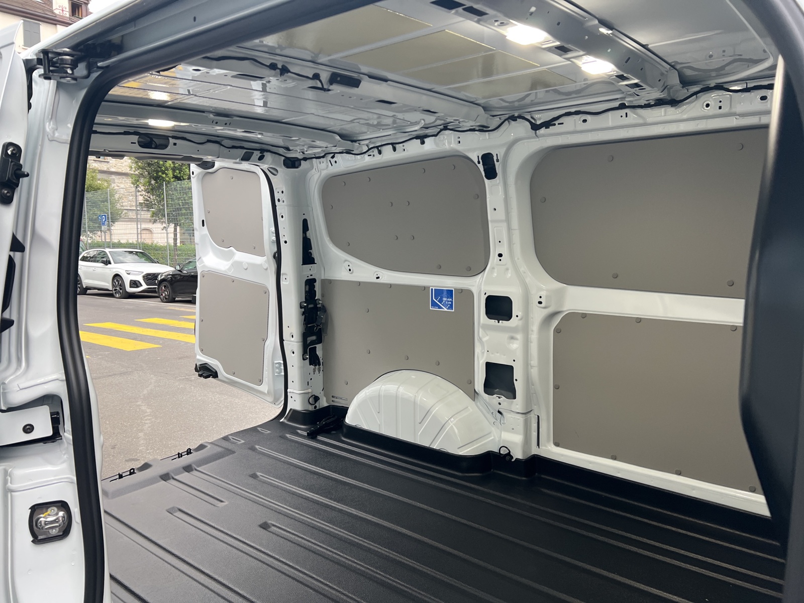 FORD Transit Custom Van 280 L1 2.0 EcoBl-image-12