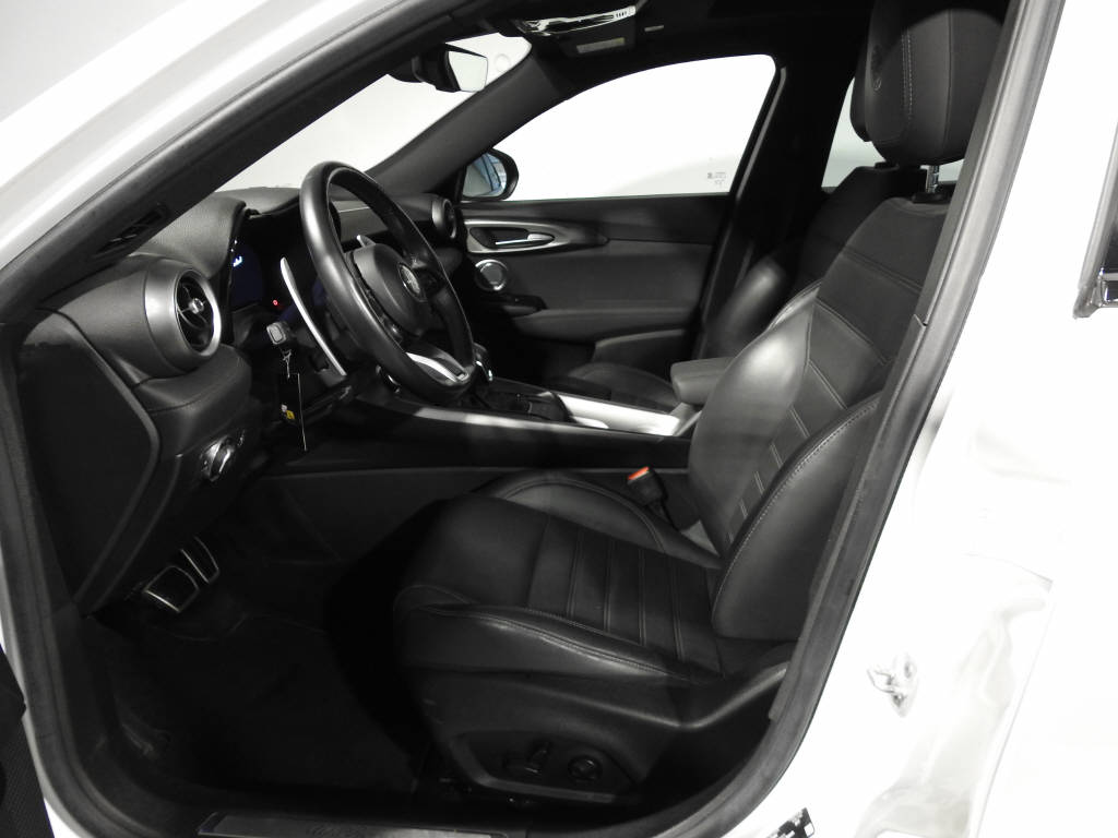 ALFA ROMEO Tonale 1.3 Plug-in Hybrid Veloce Q4-image-7