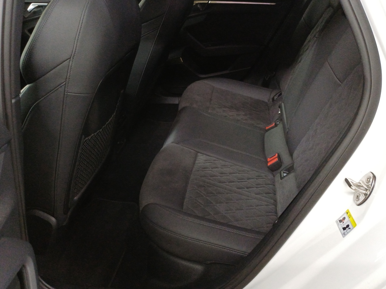 AUDI RS3 Sportback 2.5 TSI quattro S-tronic-image-11