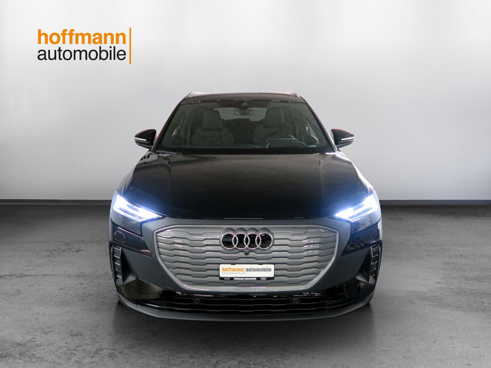 AUDI Q4 e-tron 40-showroom-element-1