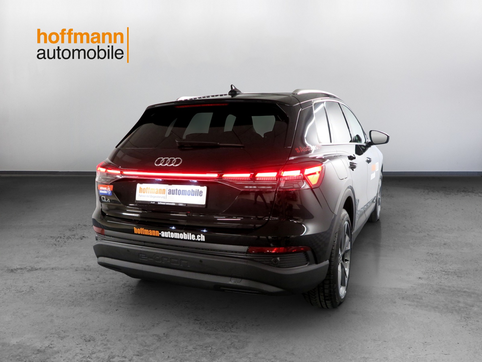 AUDI Q4 e-tron 40-showroom-element-3
