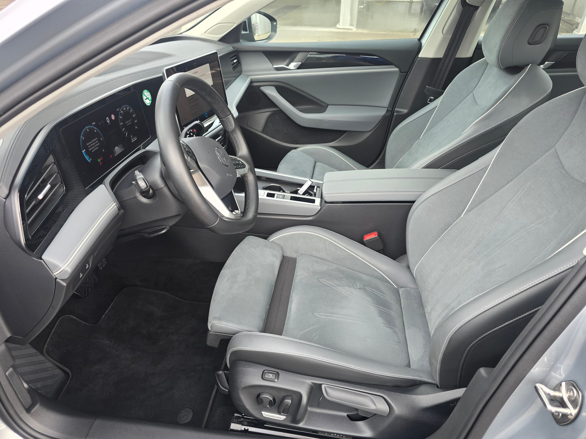 VW Passat Variant 2.0 TDI evo Business DSG-image-6