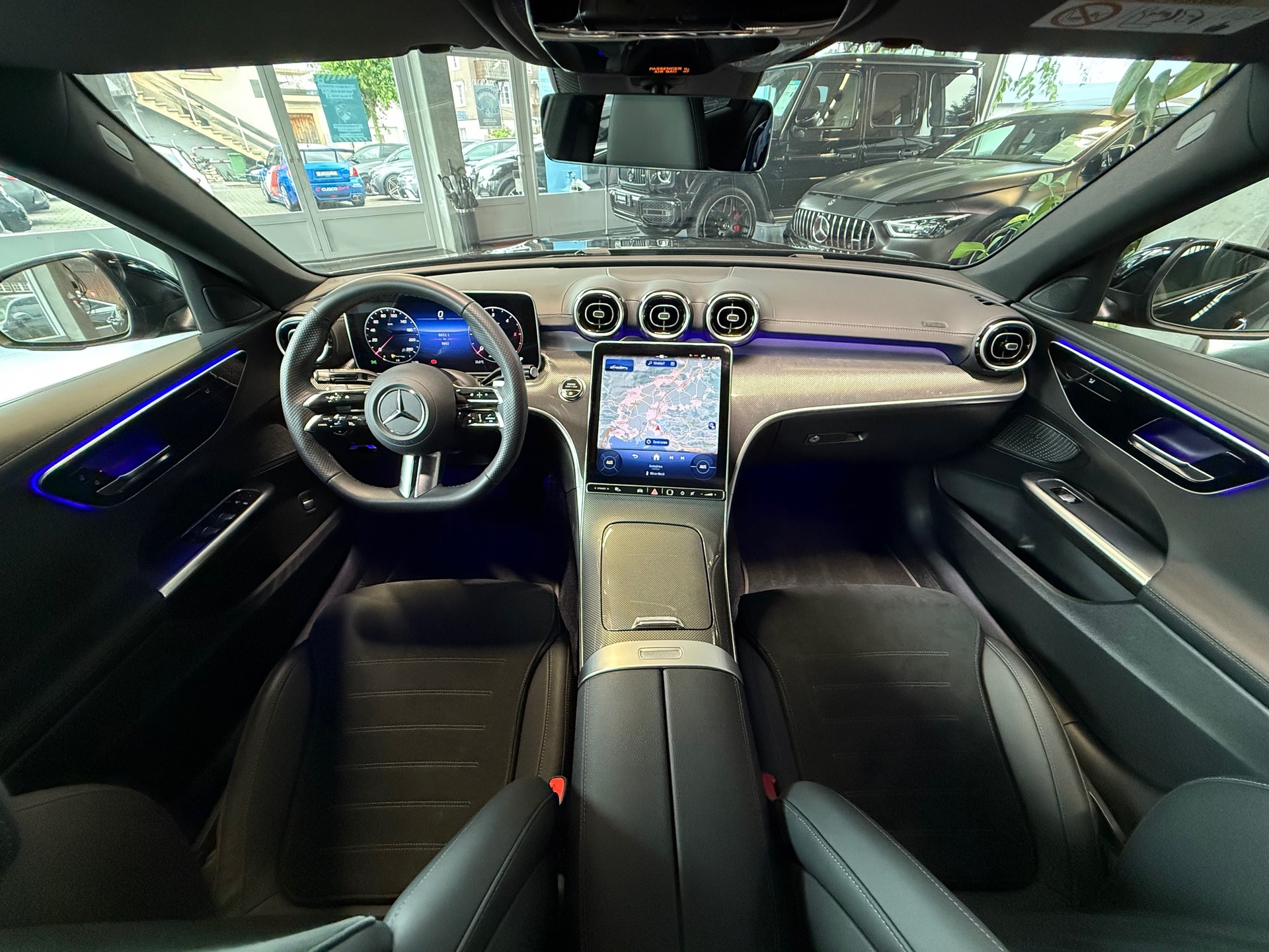 MERCEDES-BENZ C 200 AMG Line-image-13