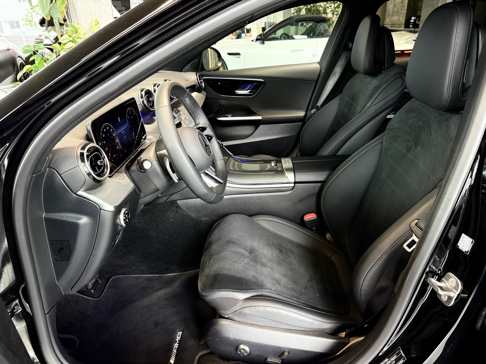 MERCEDES-BENZ C 200 AMG Line-image-10