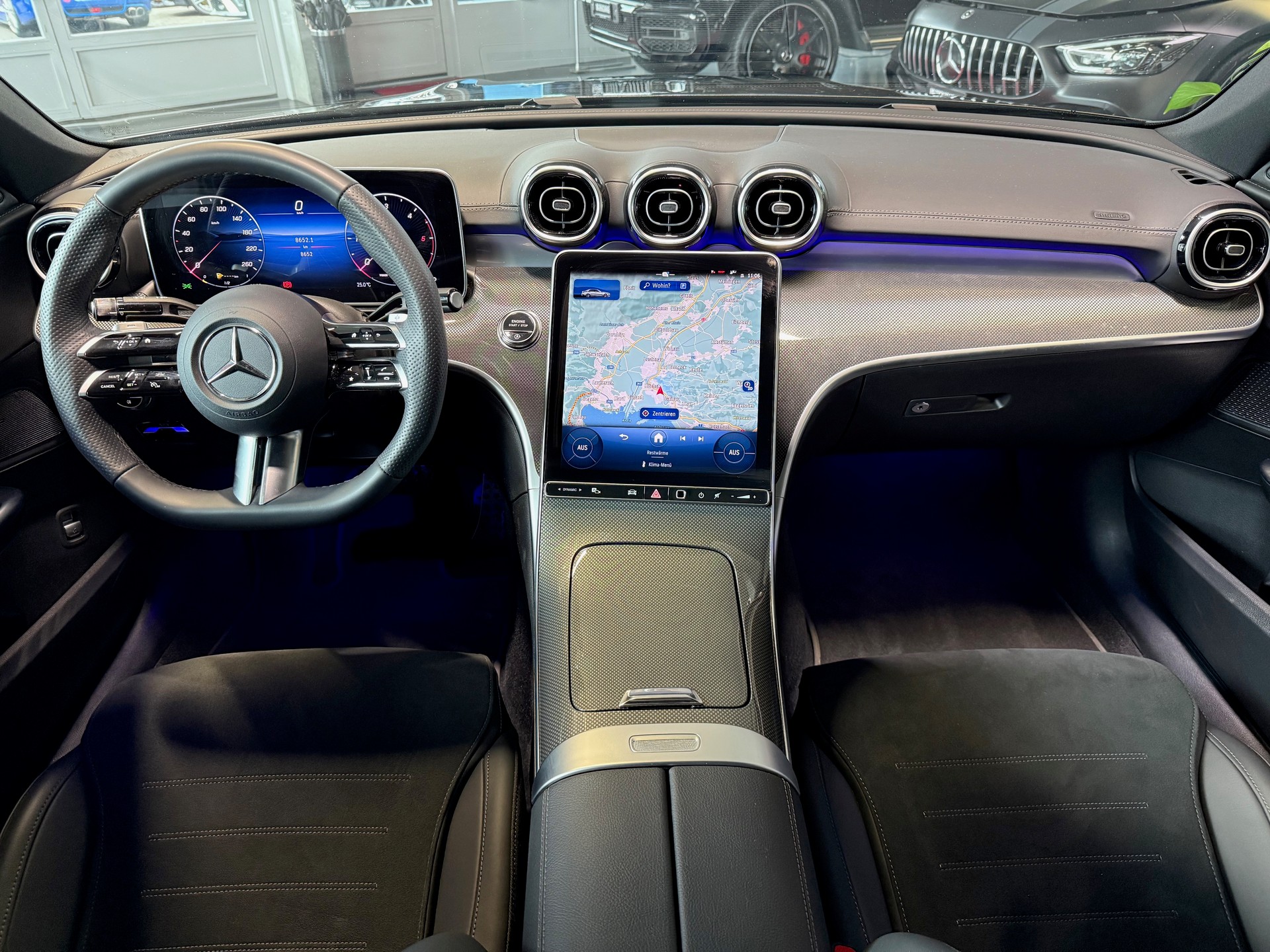 MERCEDES-BENZ C 200 AMG Line-image-12
