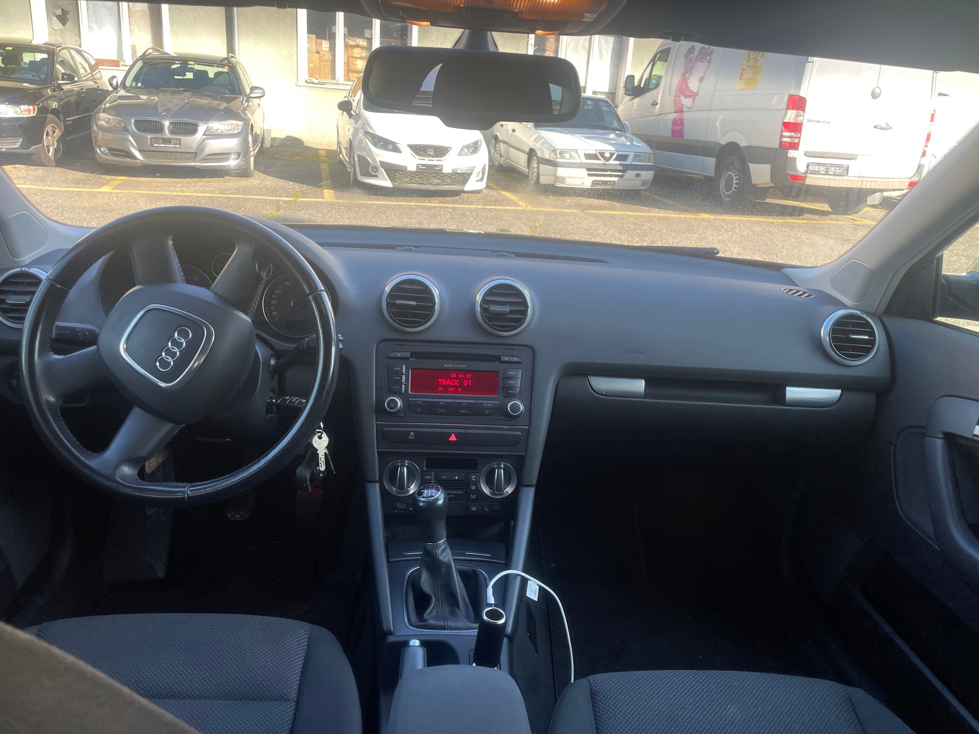 AUDI A3 Sportback 1.8 TFSI Ambiente S-tronic-image-6