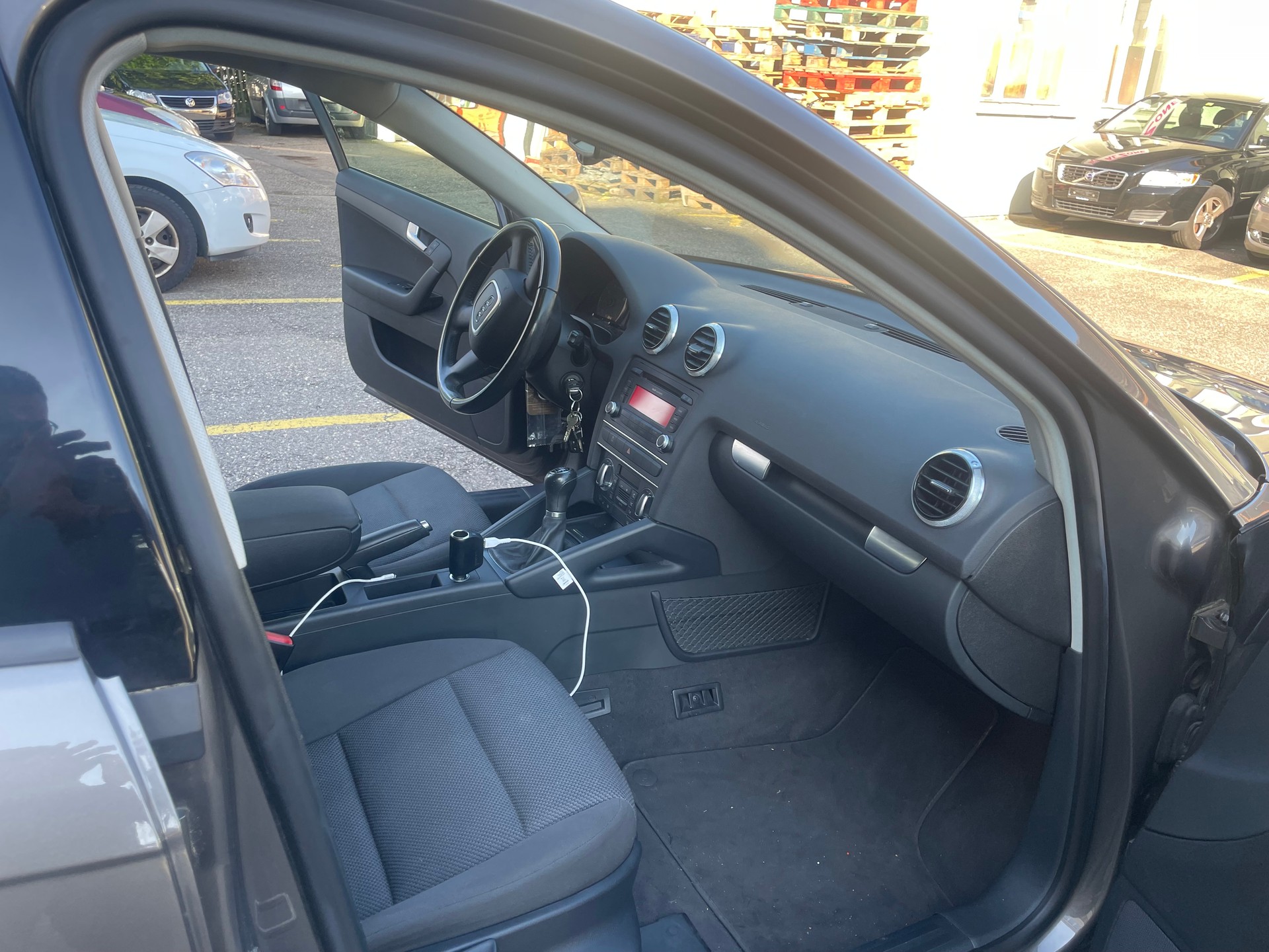 AUDI A3 Sportback 1.8 TFSI Ambiente S-tronic-image-8