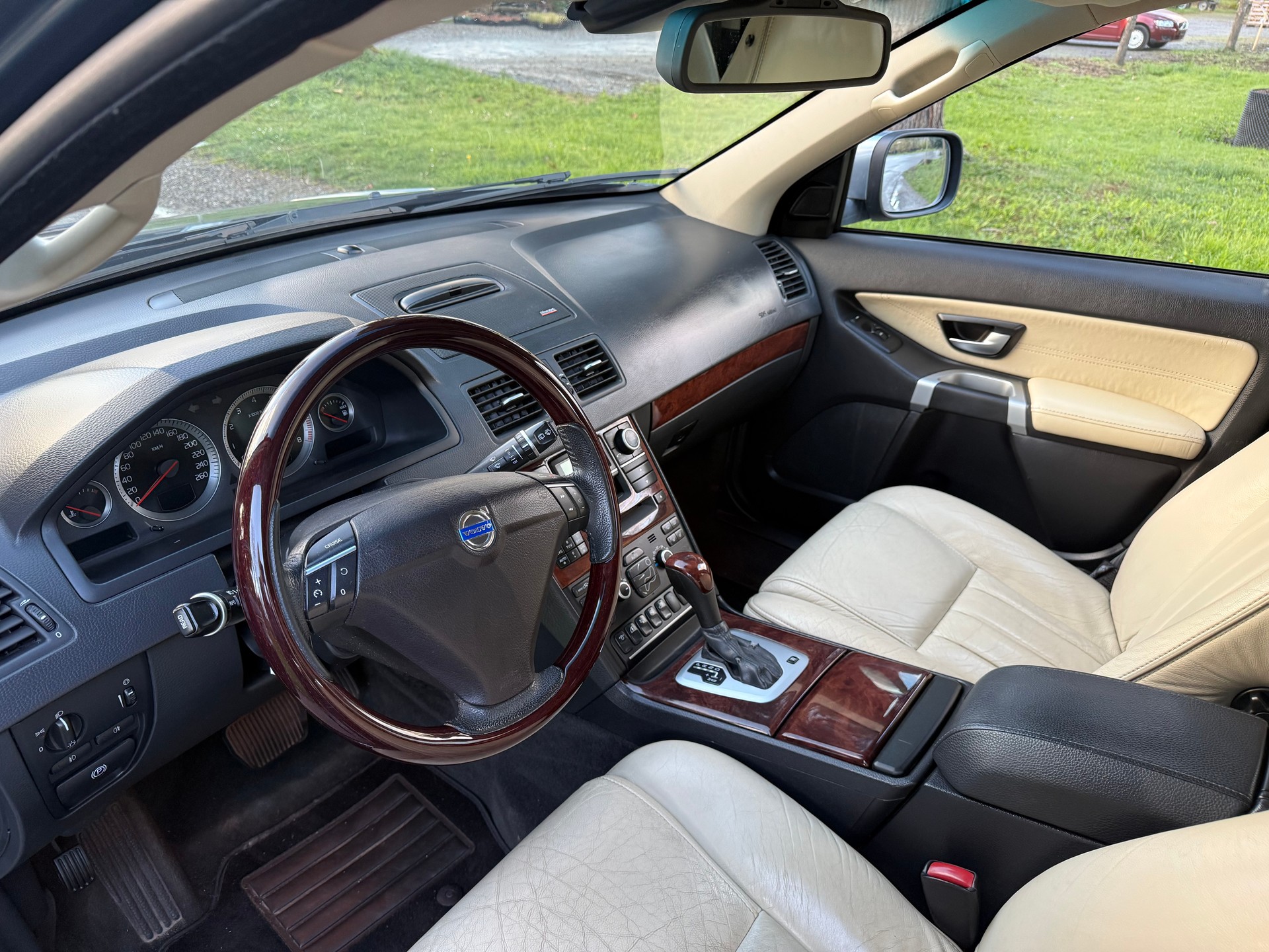 VOLVO XC90 V8 AWD Executive Geartronic-image-9